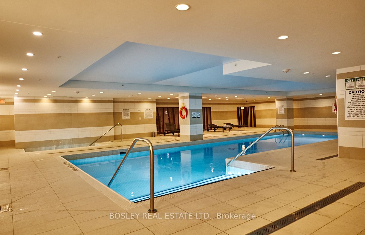 111 St Clair Ave W, #1423