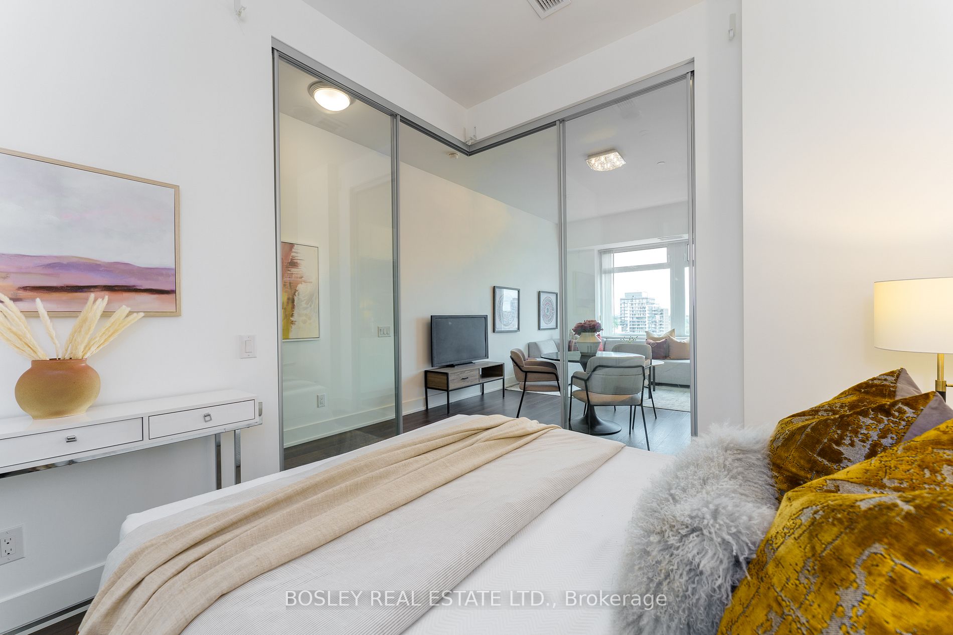 111 St Clair Ave W, #1423