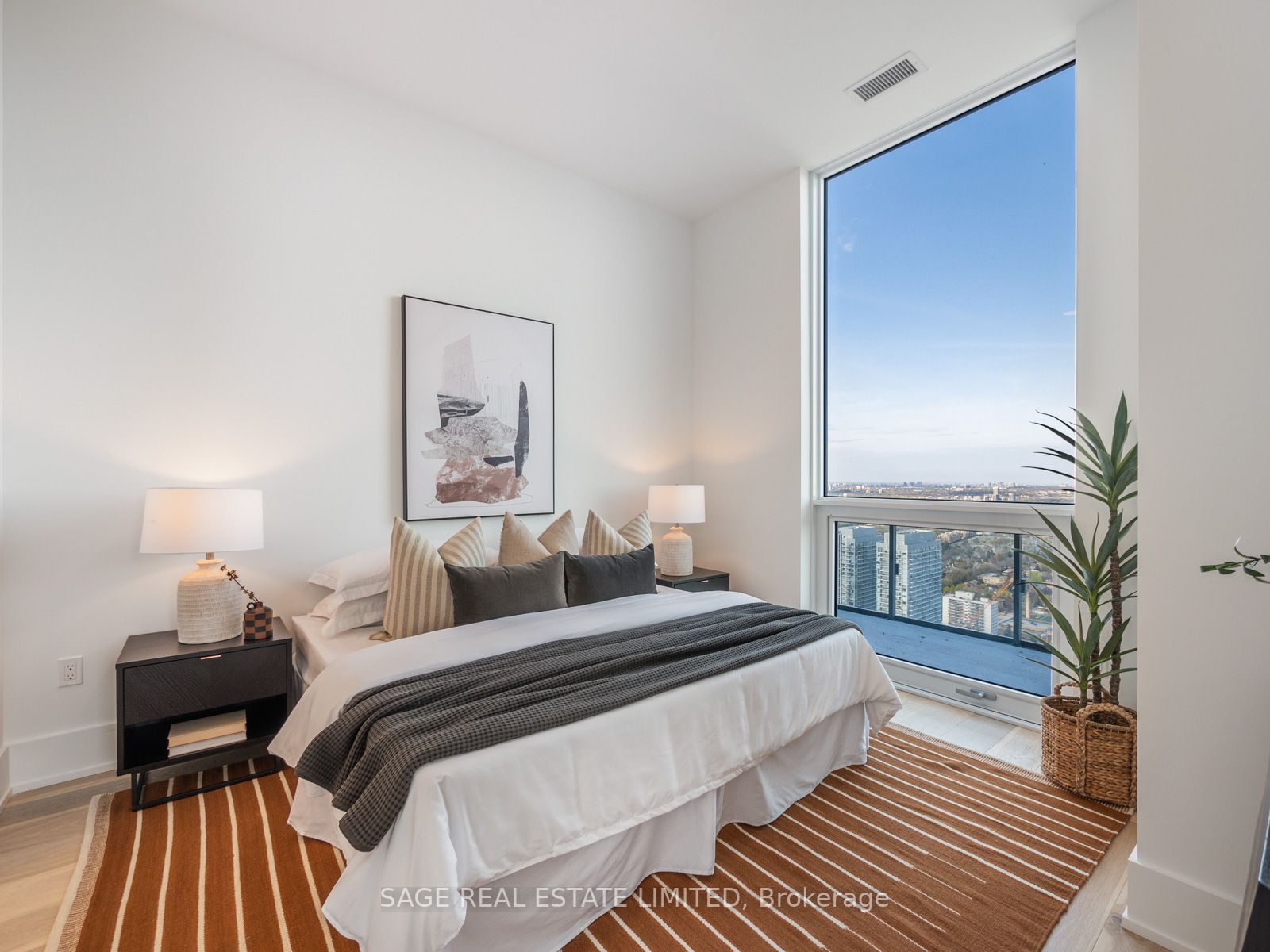 39 Roehampton Avenue, #4602