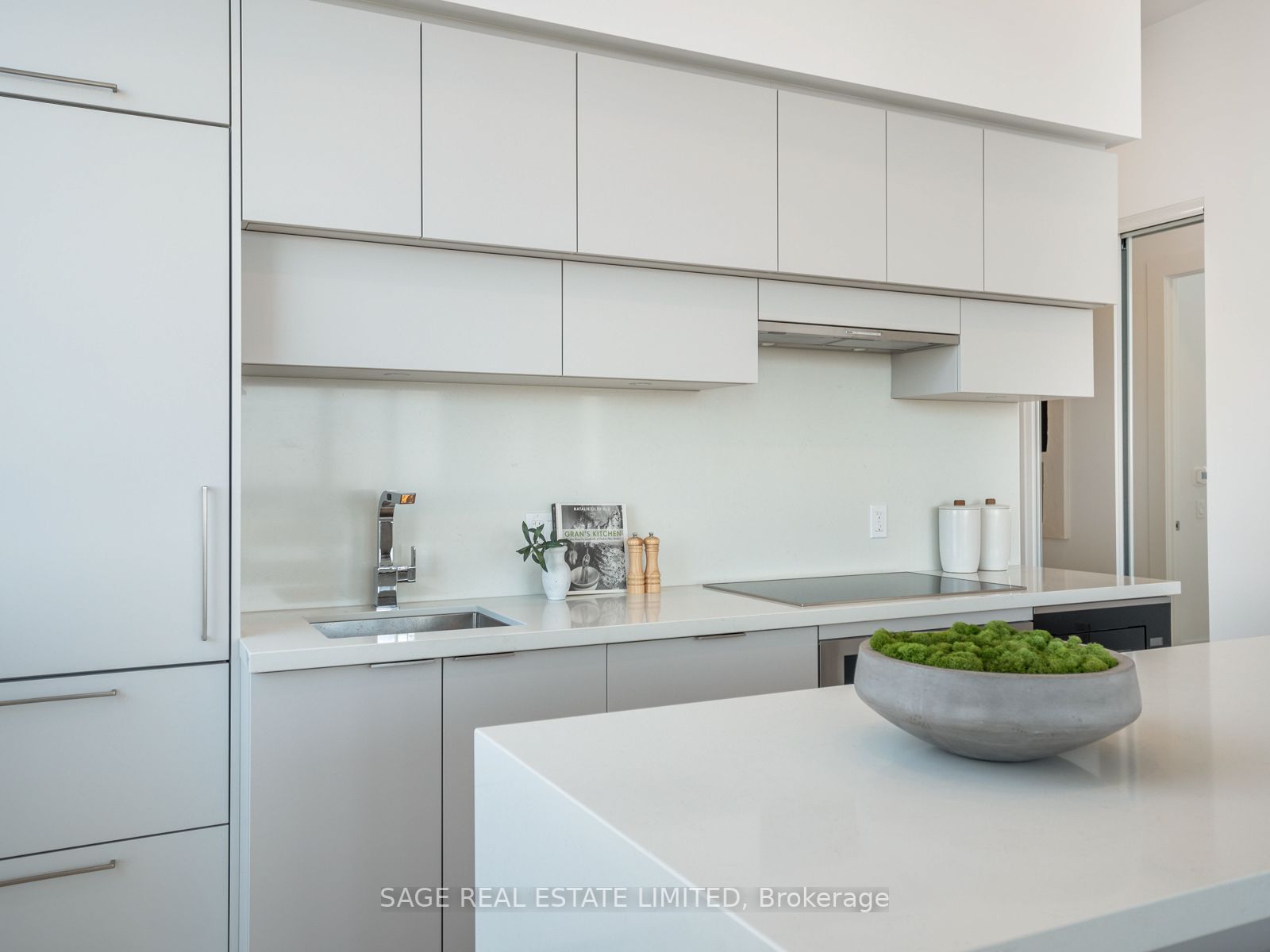 39 Roehampton Avenue, #4602