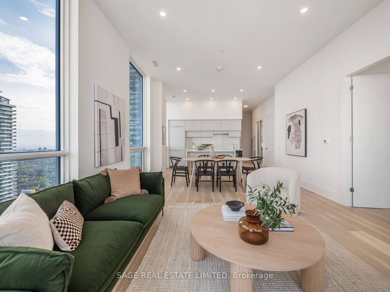 39 Roehampton Avenue, #4602