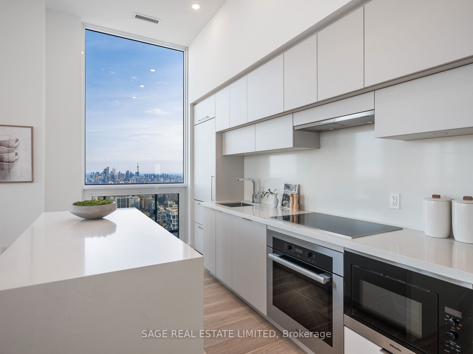 39 Roehampton Avenue, #4602