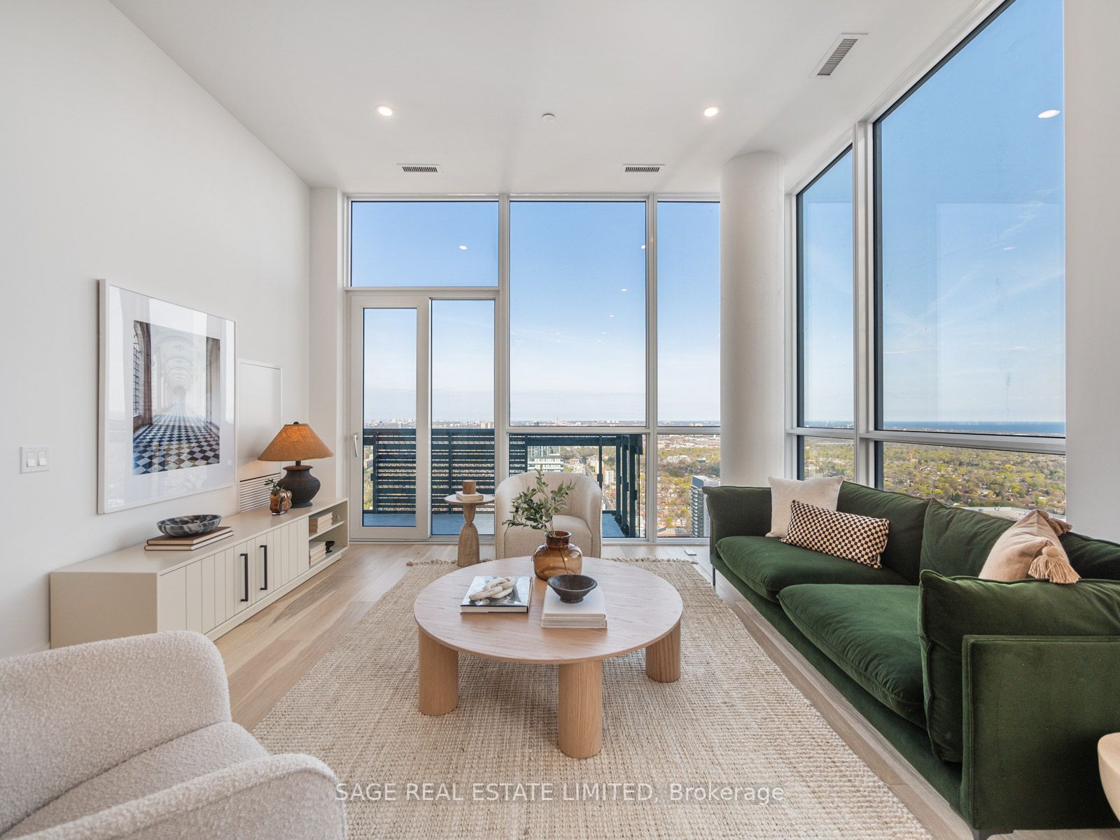 39 Roehampton Avenue, #4602