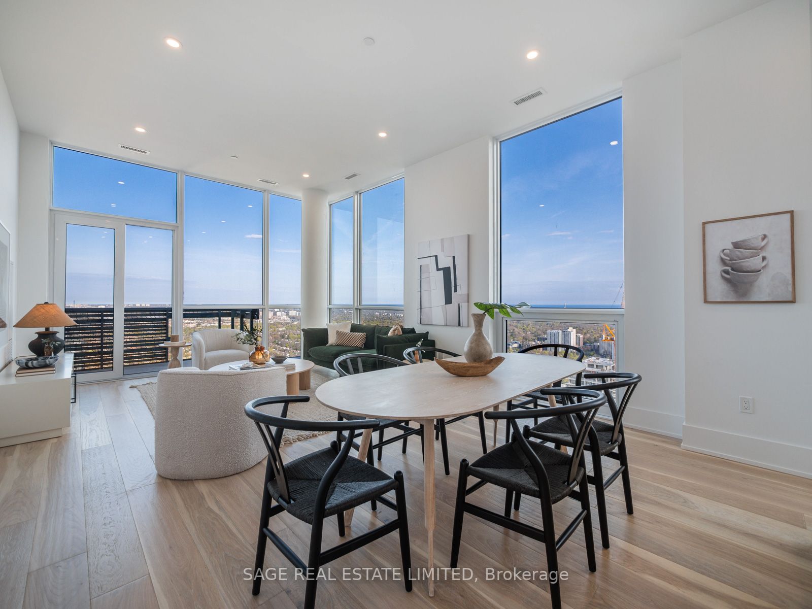 39 Roehampton Avenue, #4602