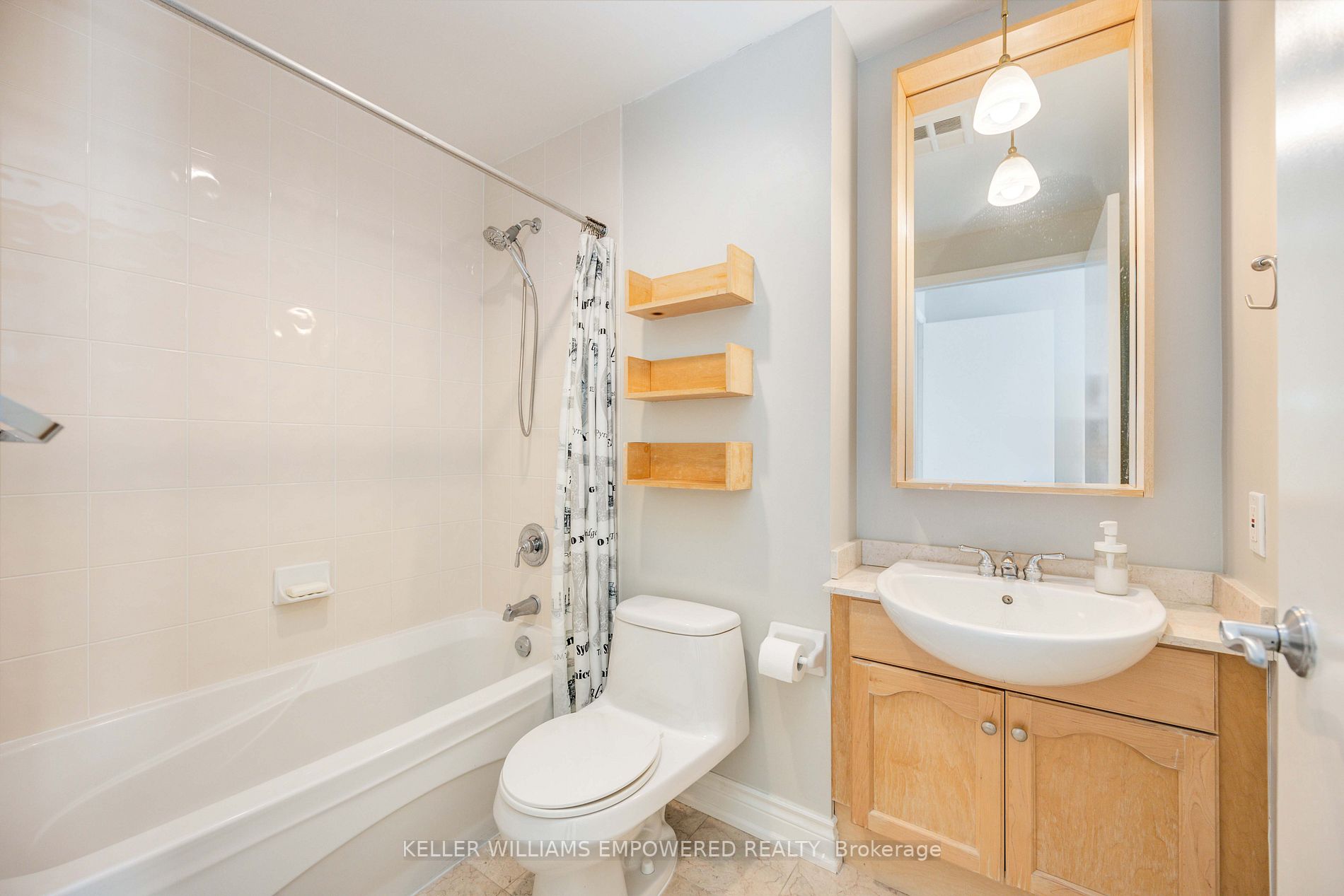 Listing C6811704 - Large Photo # 16