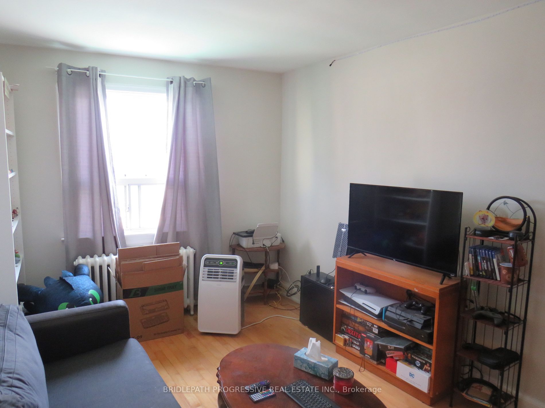 1930 Avenue Rd, #1