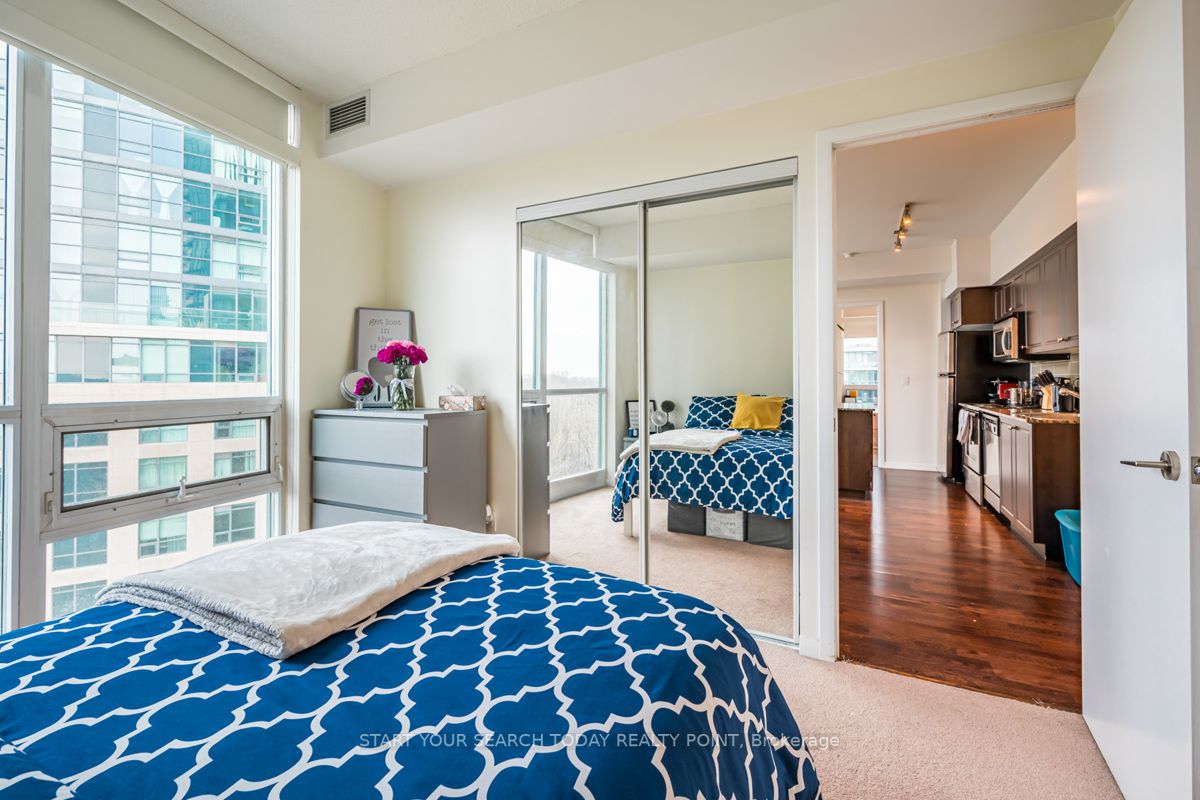 215 Fort York Blvd, #710