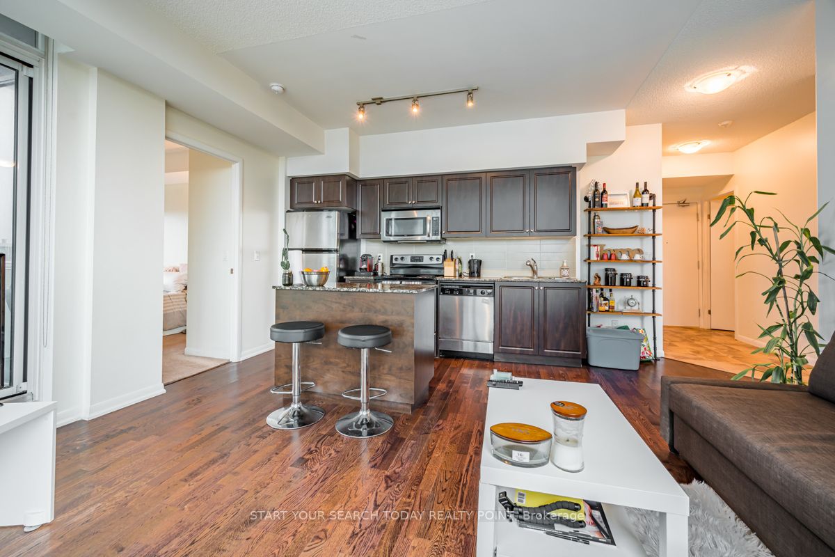 215 Fort York Blvd, #710