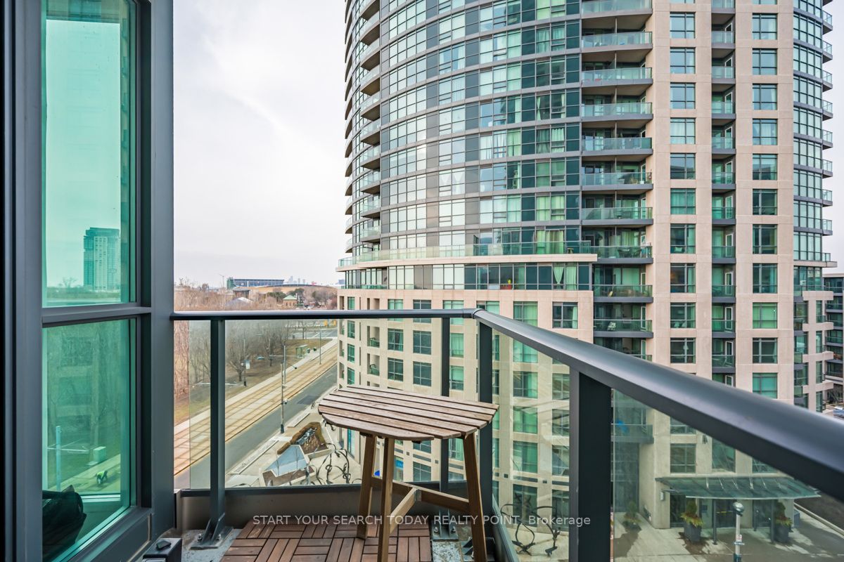215 Fort York Blvd, #710