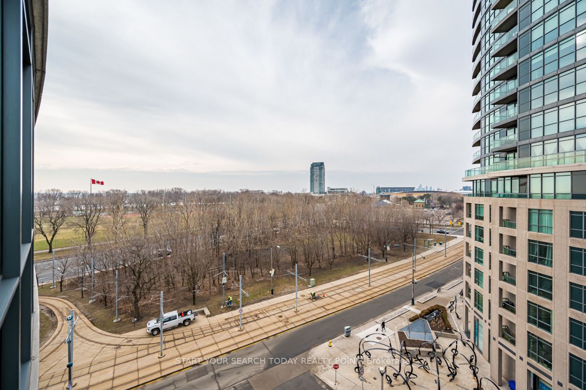 215 Fort York Blvd, #710