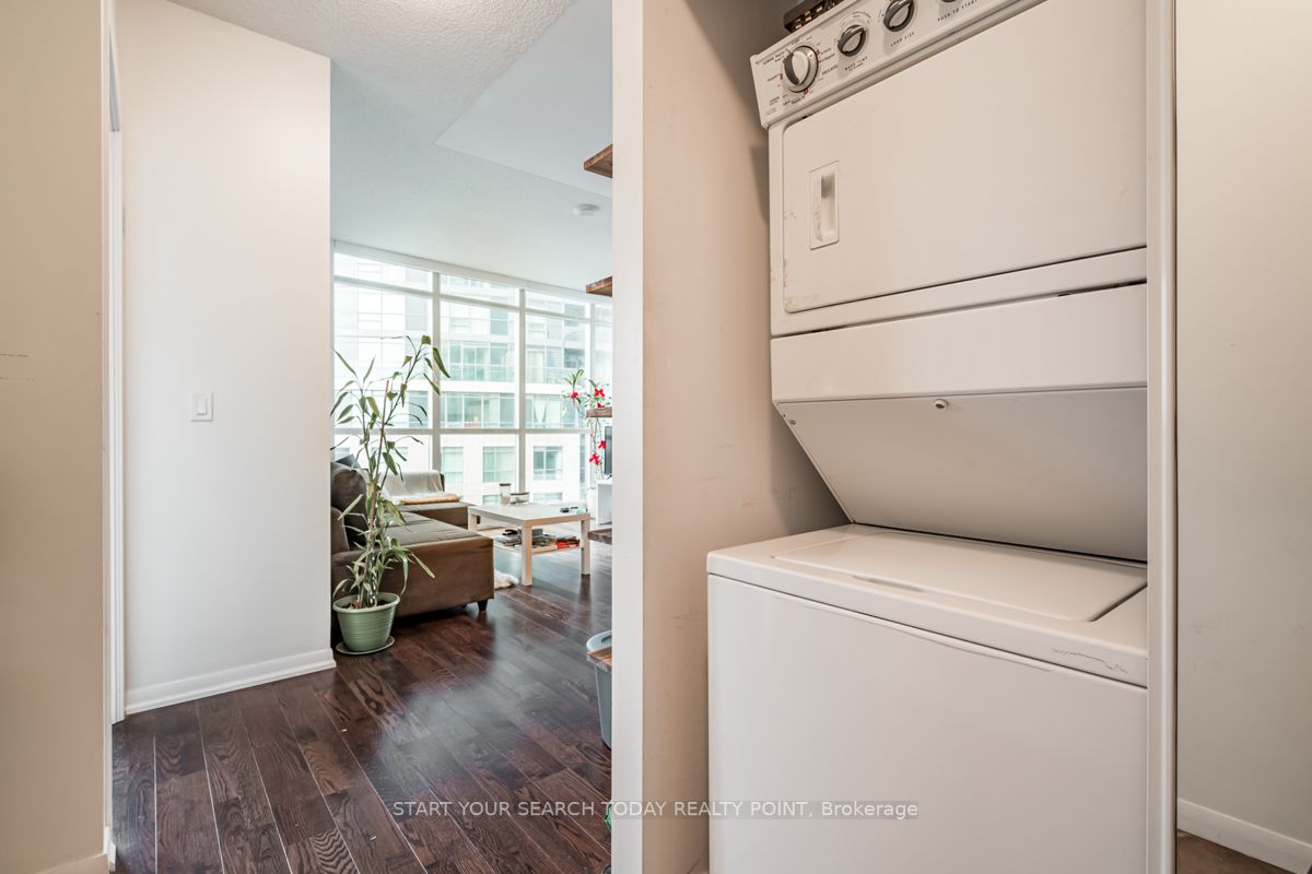 215 Fort York Blvd, #710