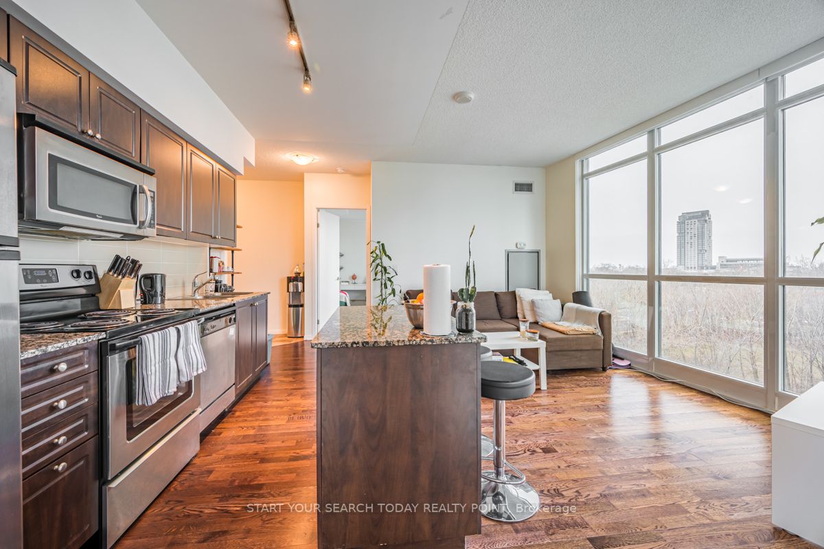 215 Fort York Blvd, #710