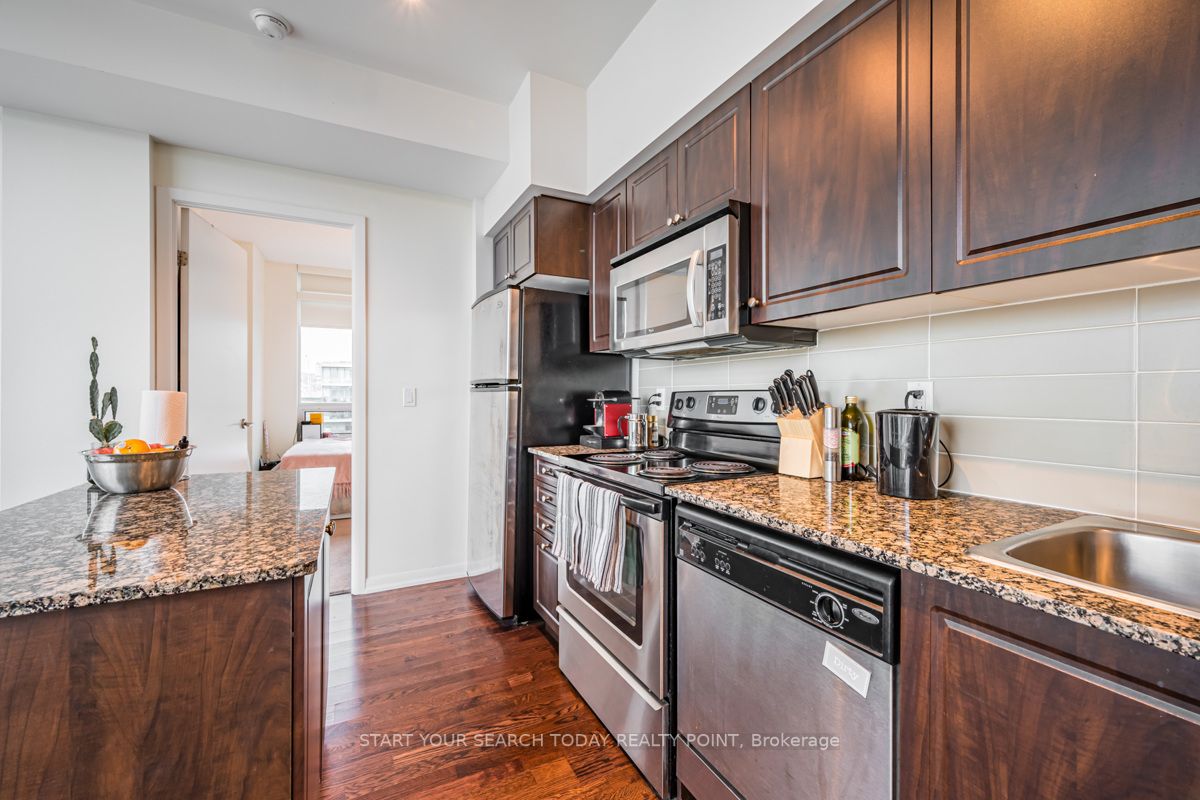 215 Fort York Blvd, #710