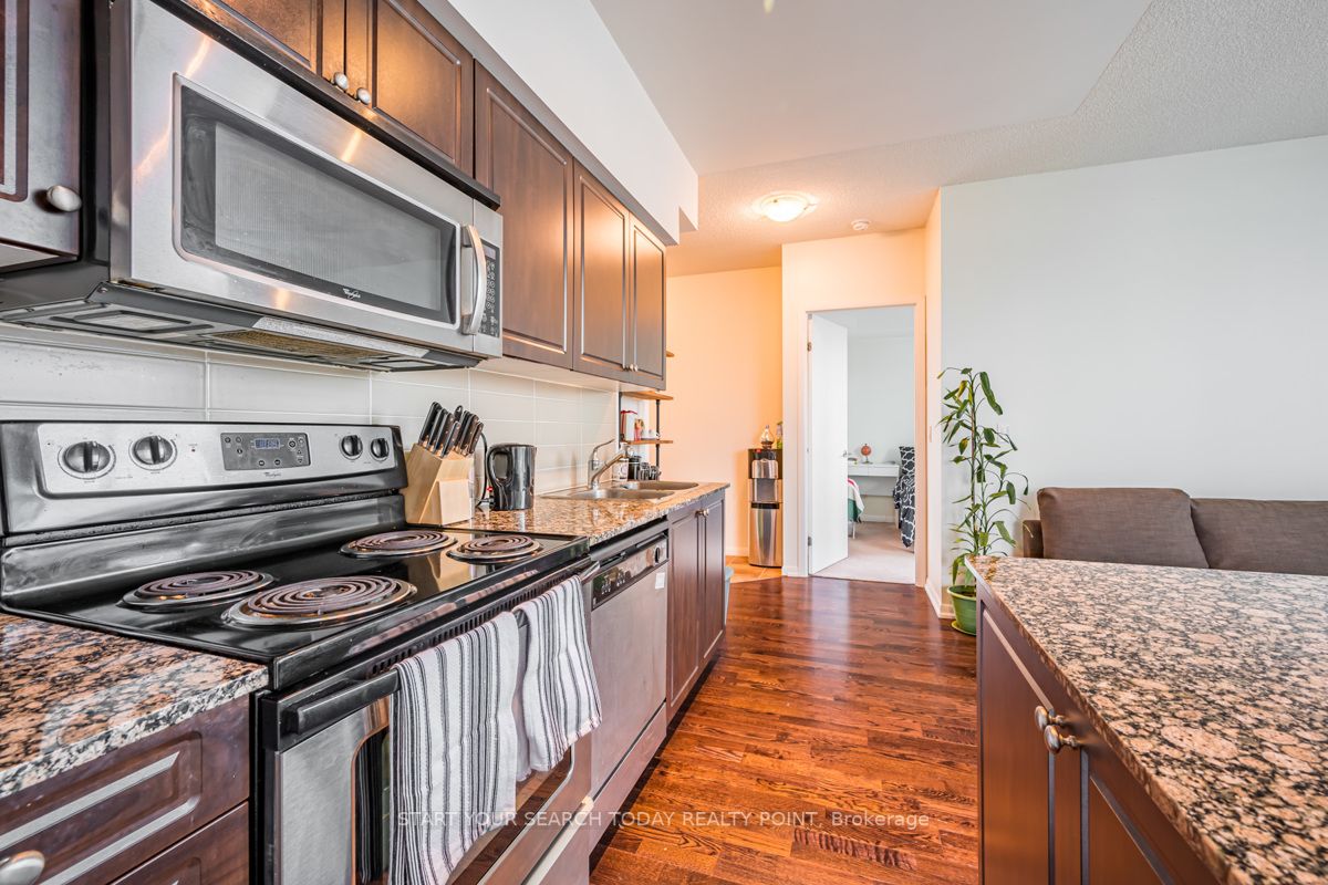 215 Fort York Blvd, #710