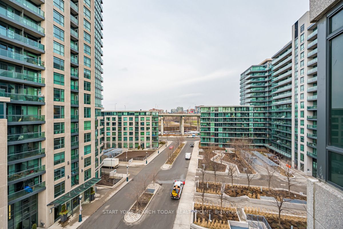 215 Fort York Blvd, #710