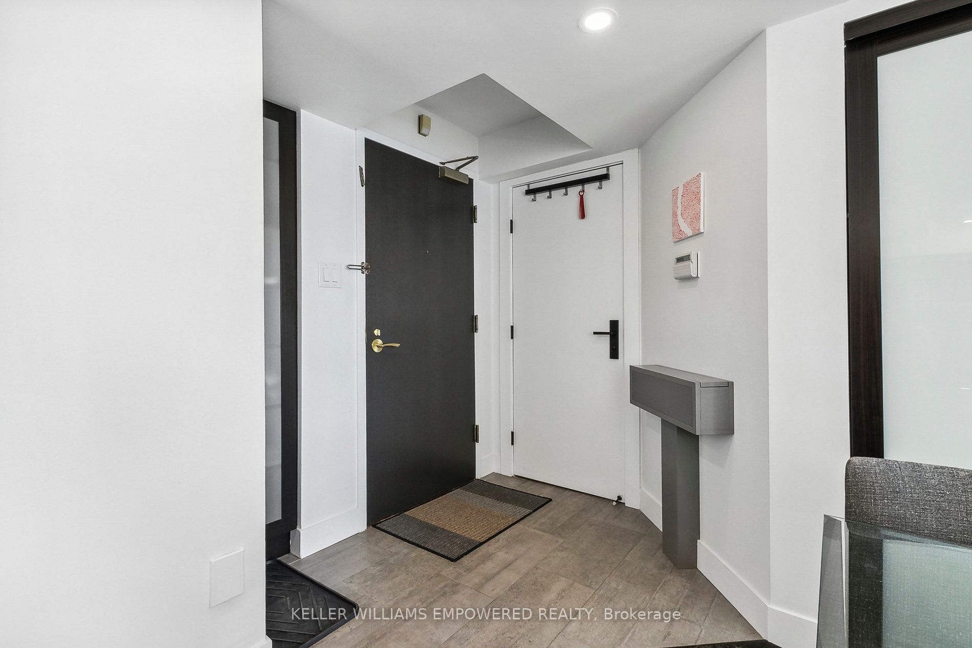 7 Broadway Ave, #701