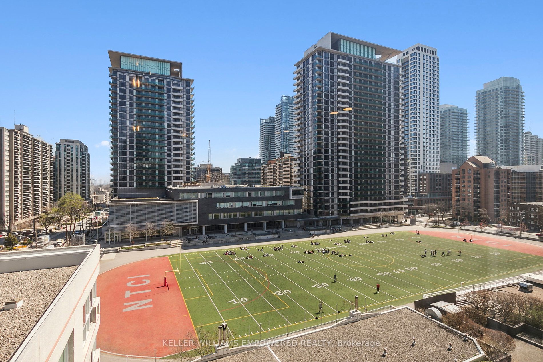 7 Broadway Ave, #701