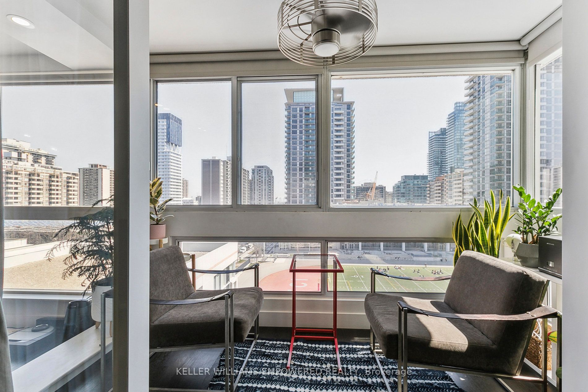 7 Broadway Ave, #701