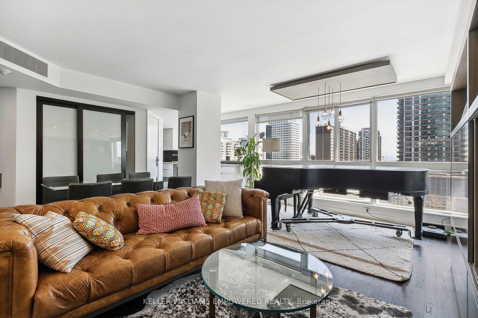 7 Broadway Ave, #701