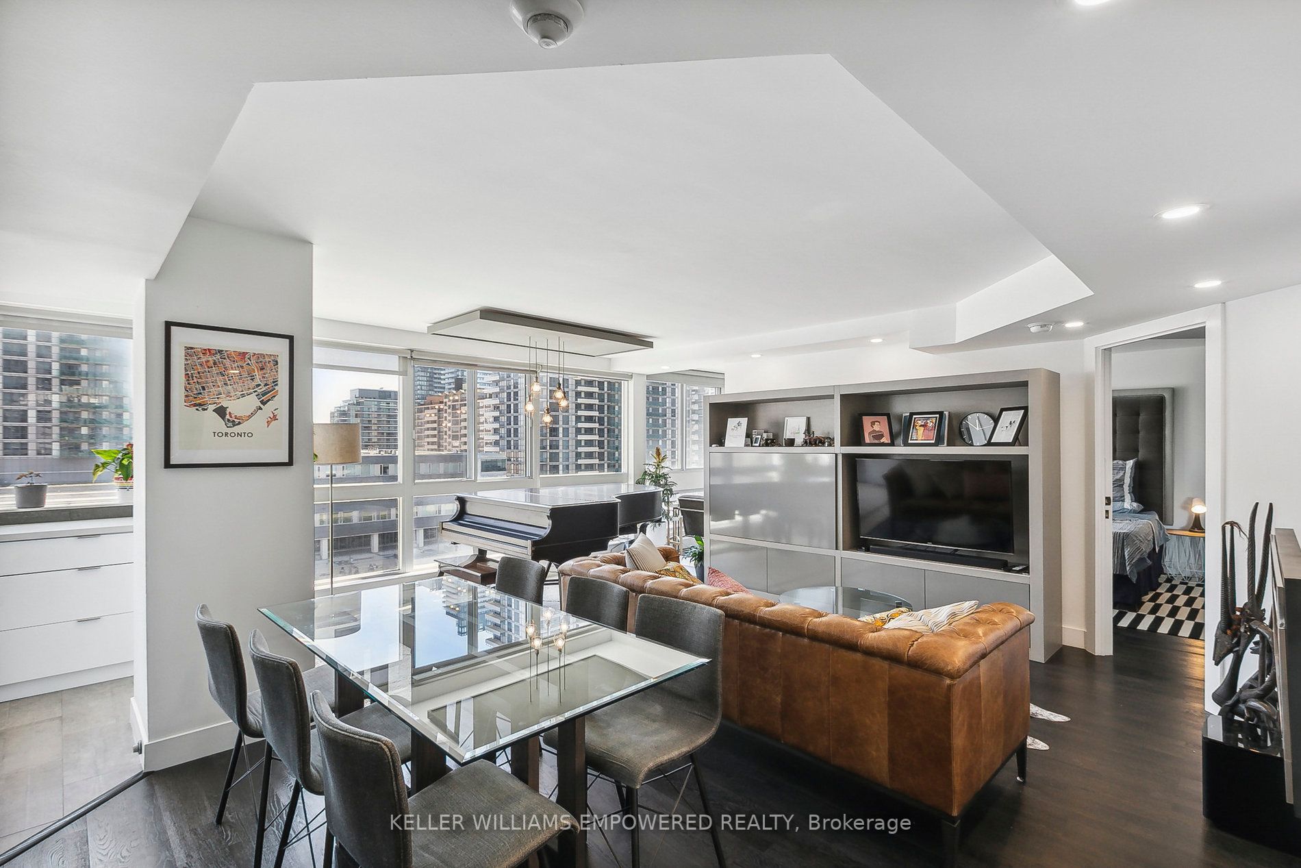 7 Broadway Ave, #701