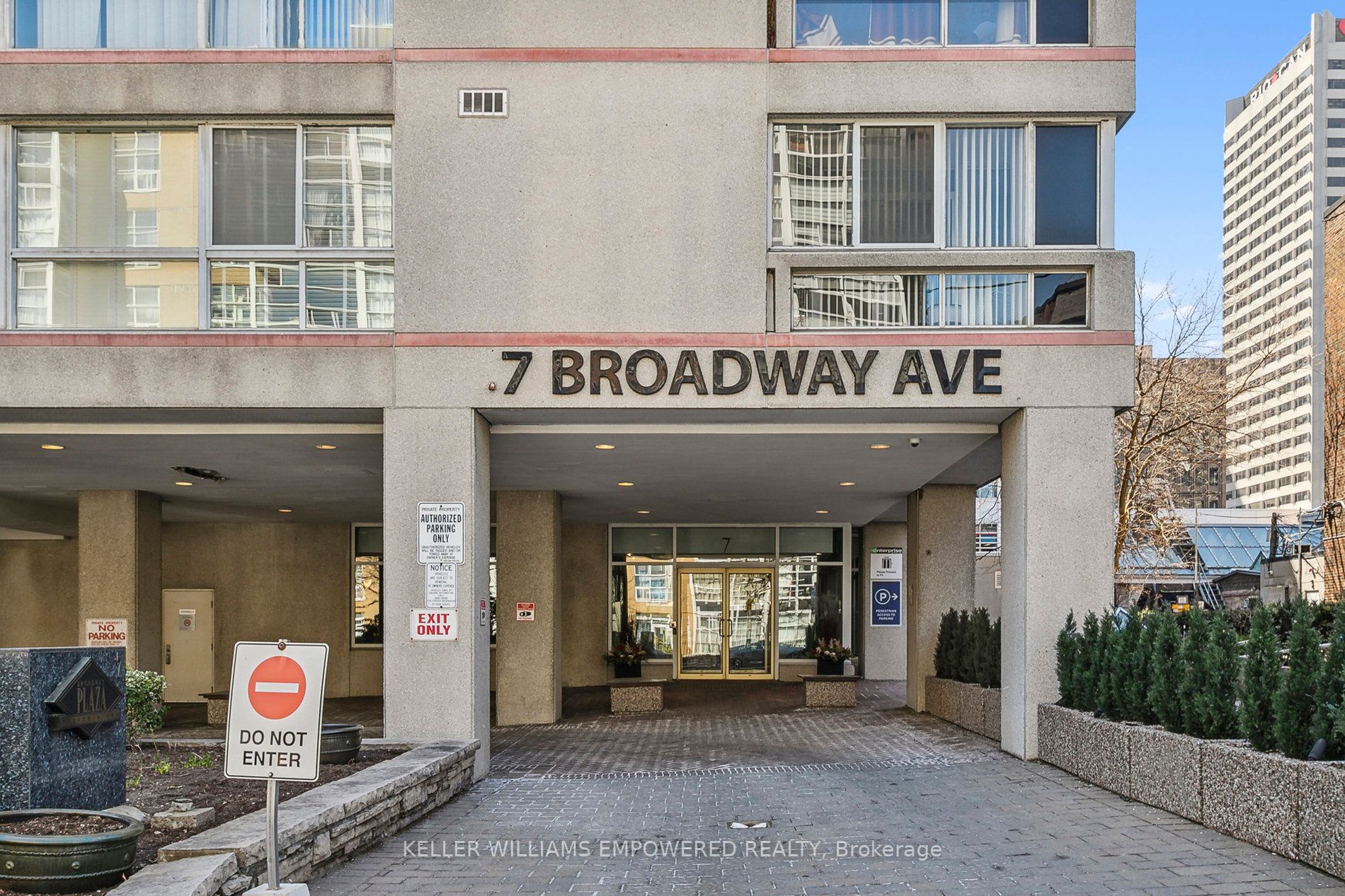 7 Broadway Ave, #701