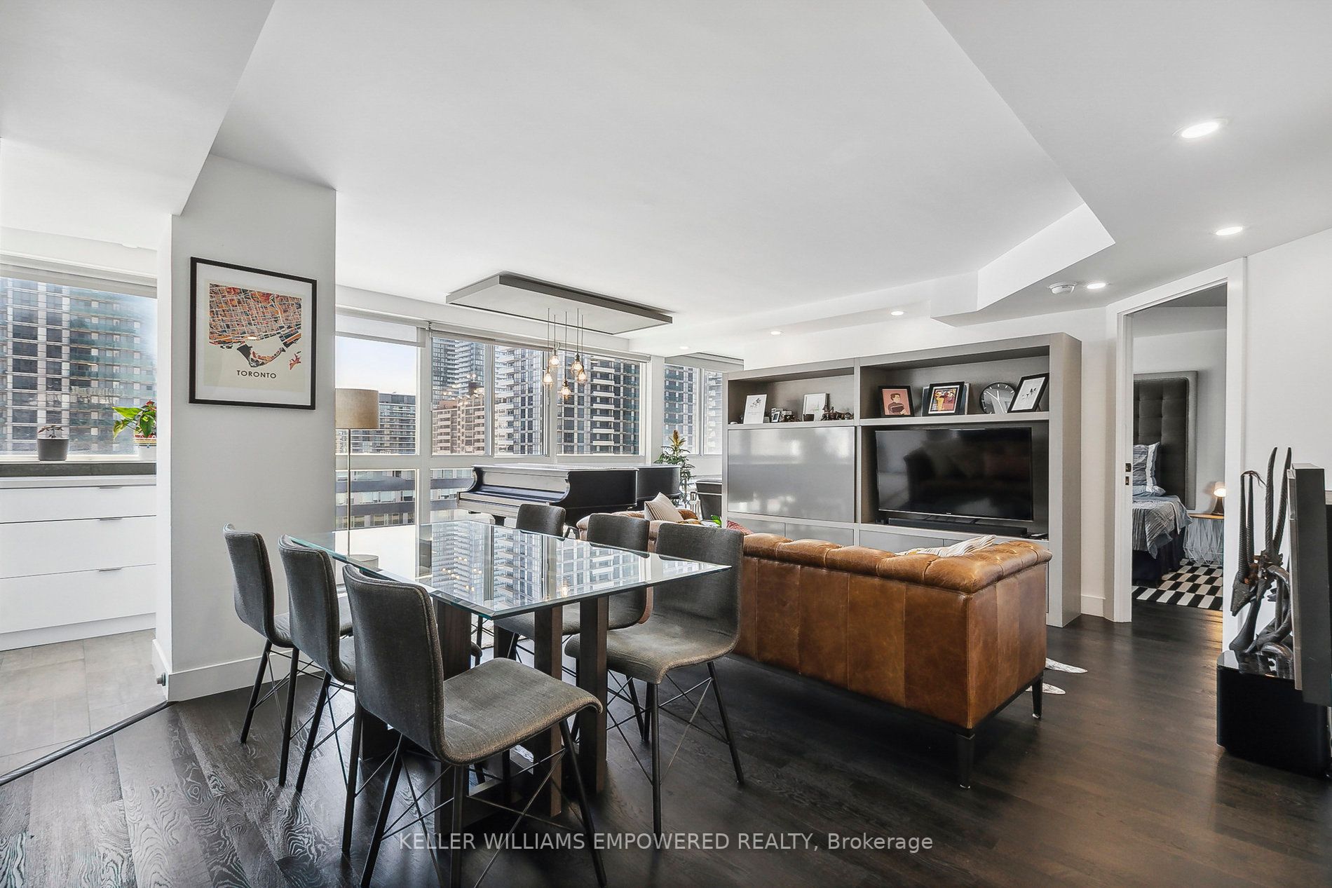 7 Broadway Ave, #701