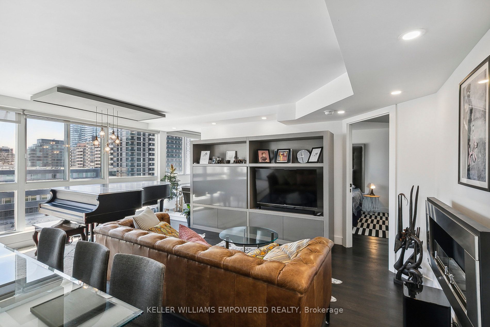 7 Broadway Ave, #701