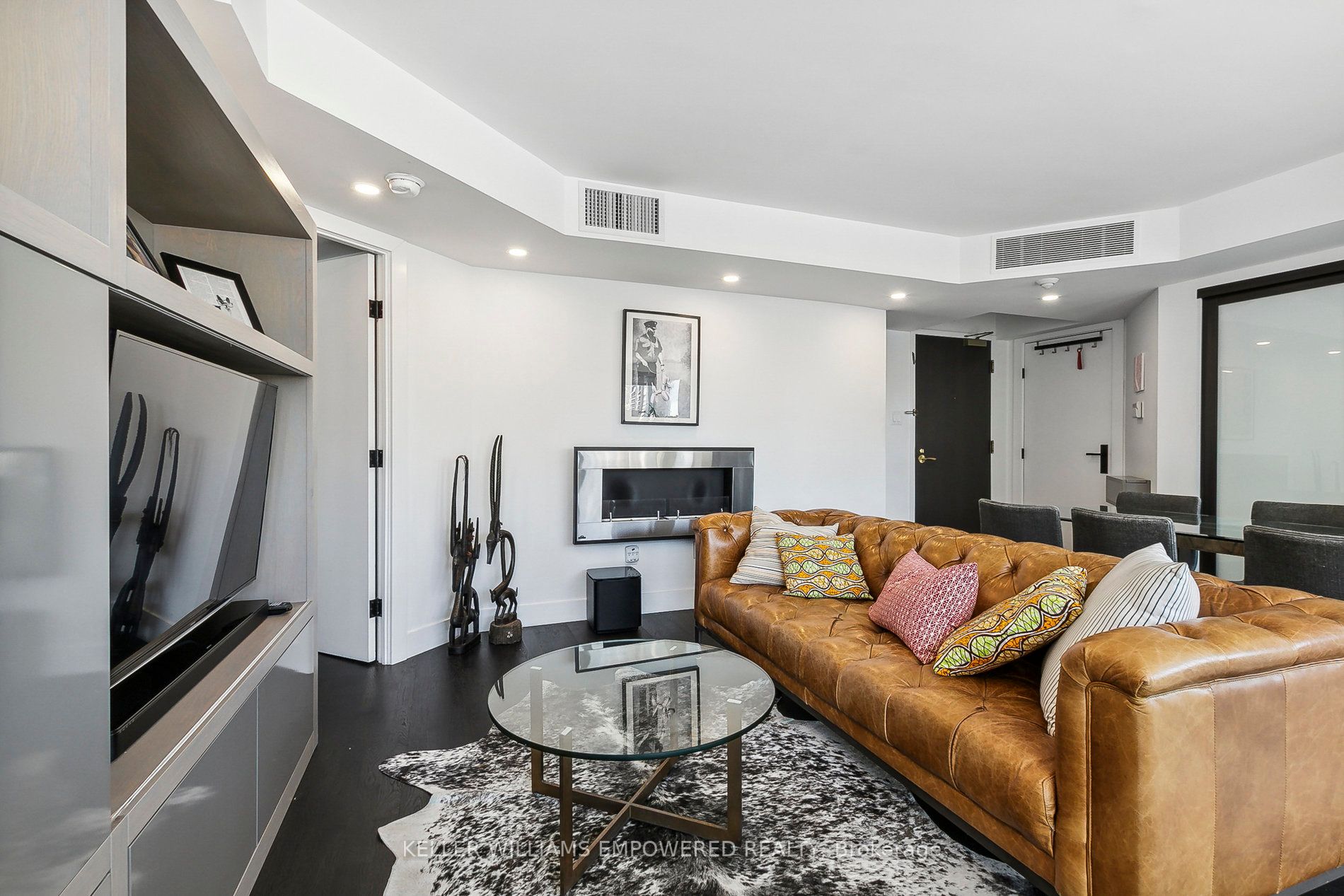 7 Broadway Ave, #701