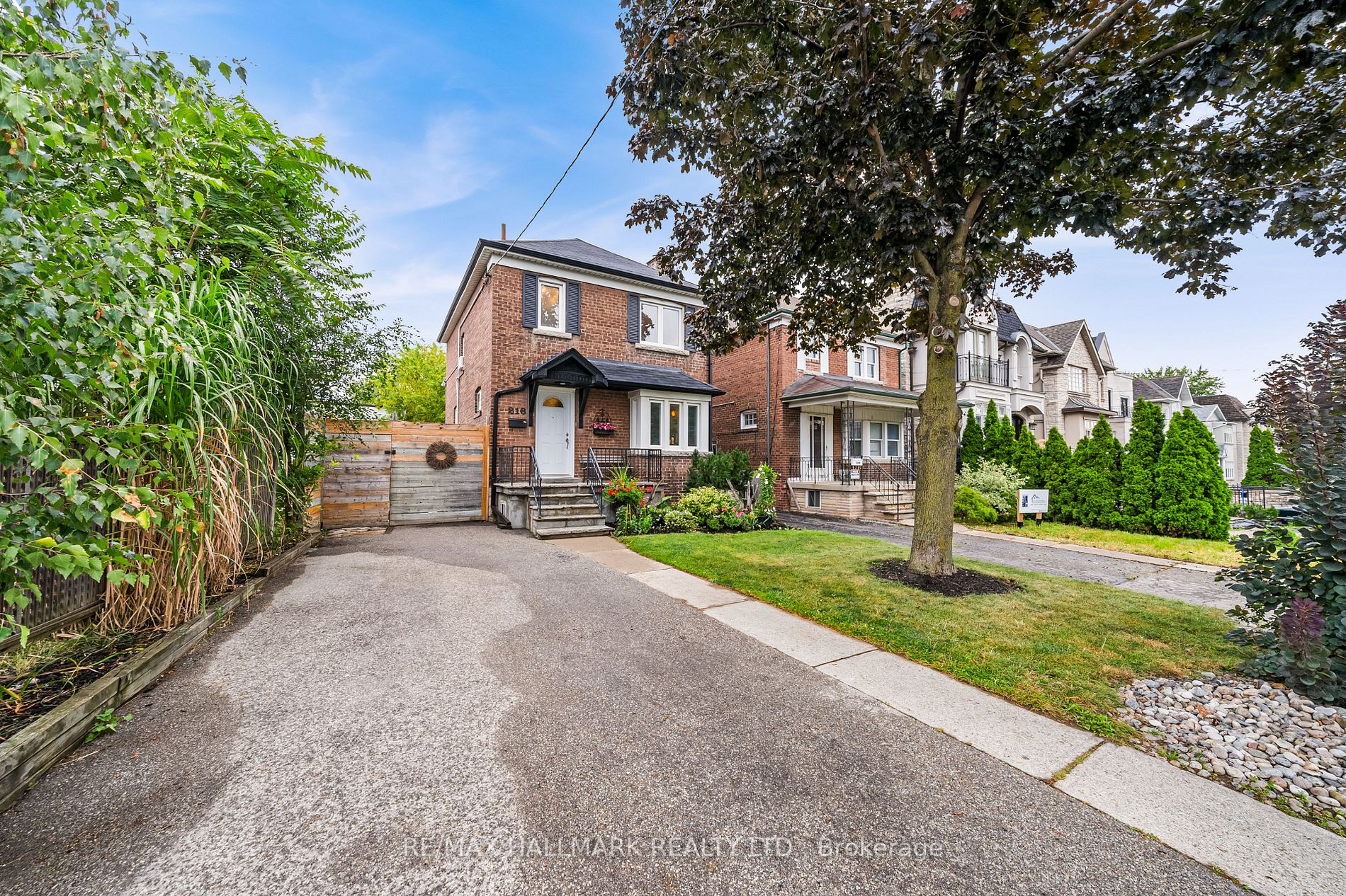216 Brooke Ave