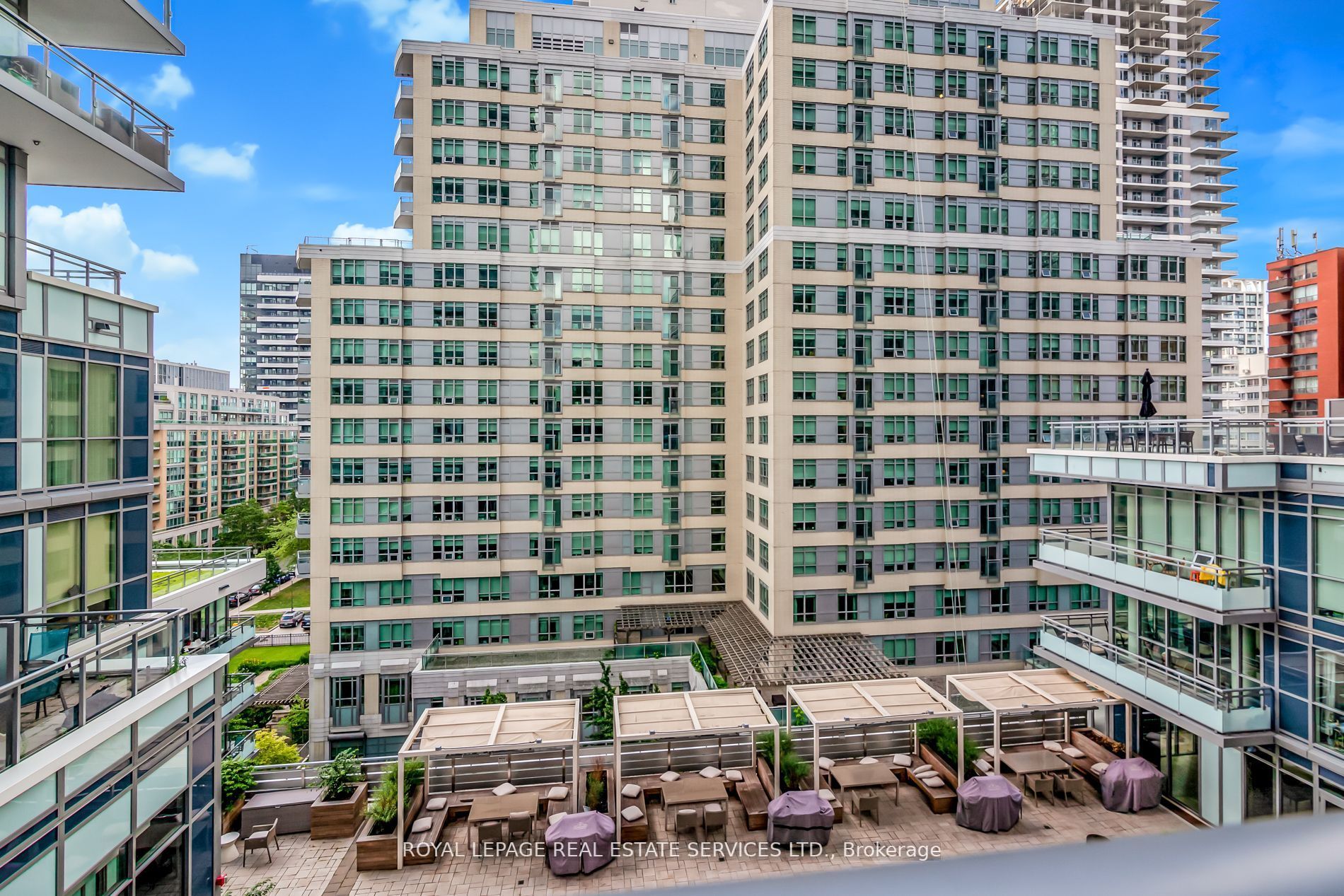 89 Dunfield Ave, #727