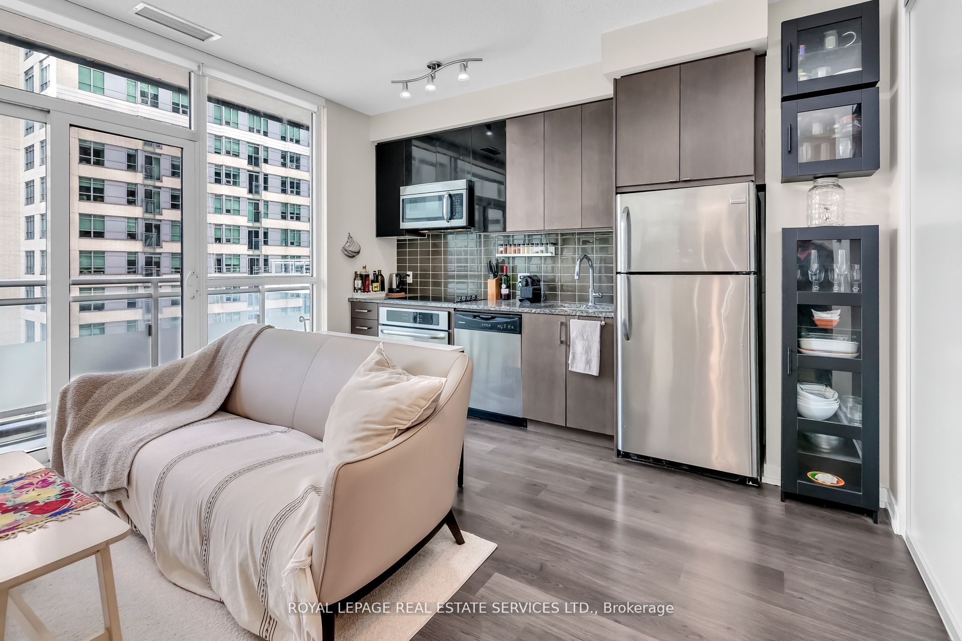 89 Dunfield Ave, #727