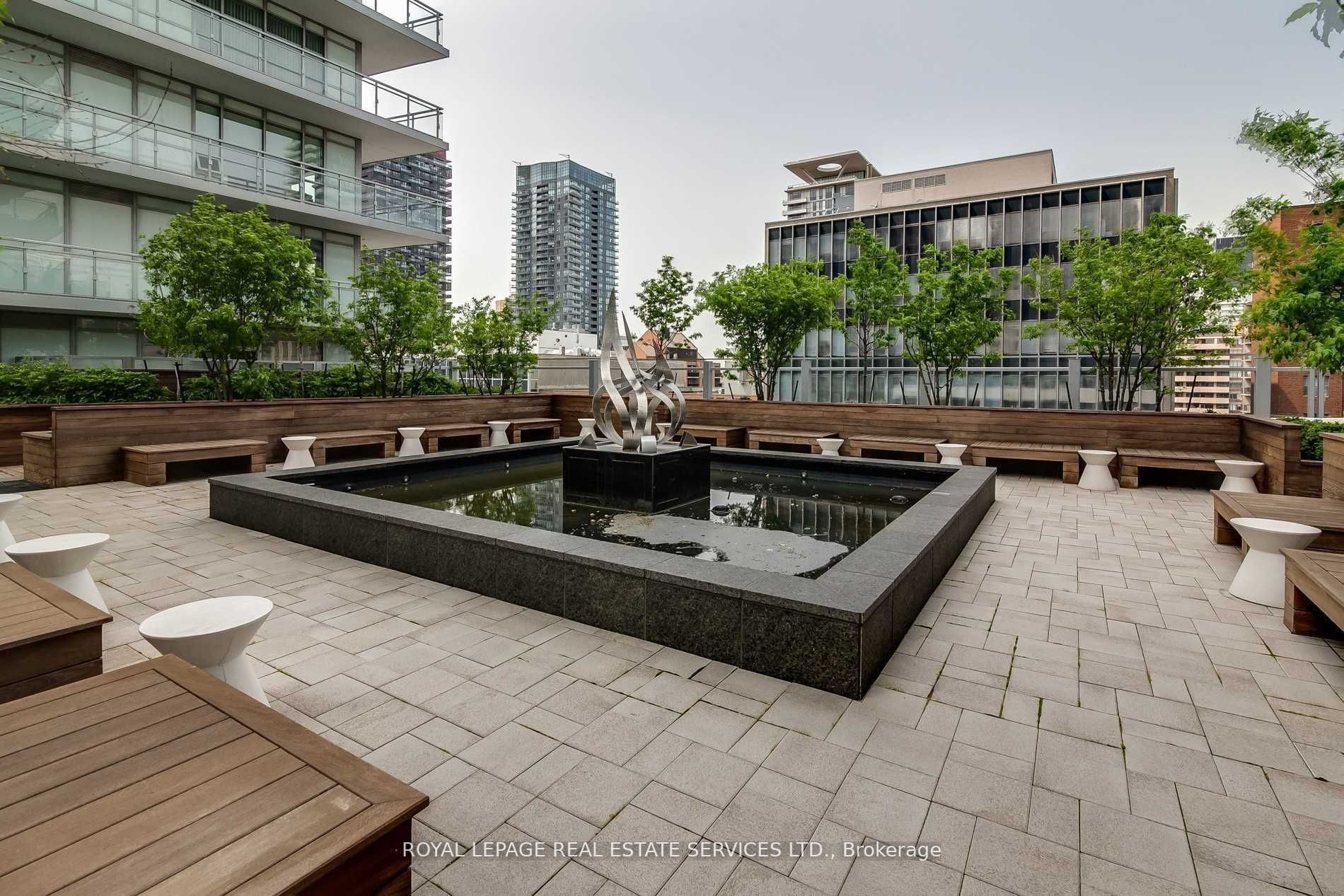 89 Dunfield Ave, #727