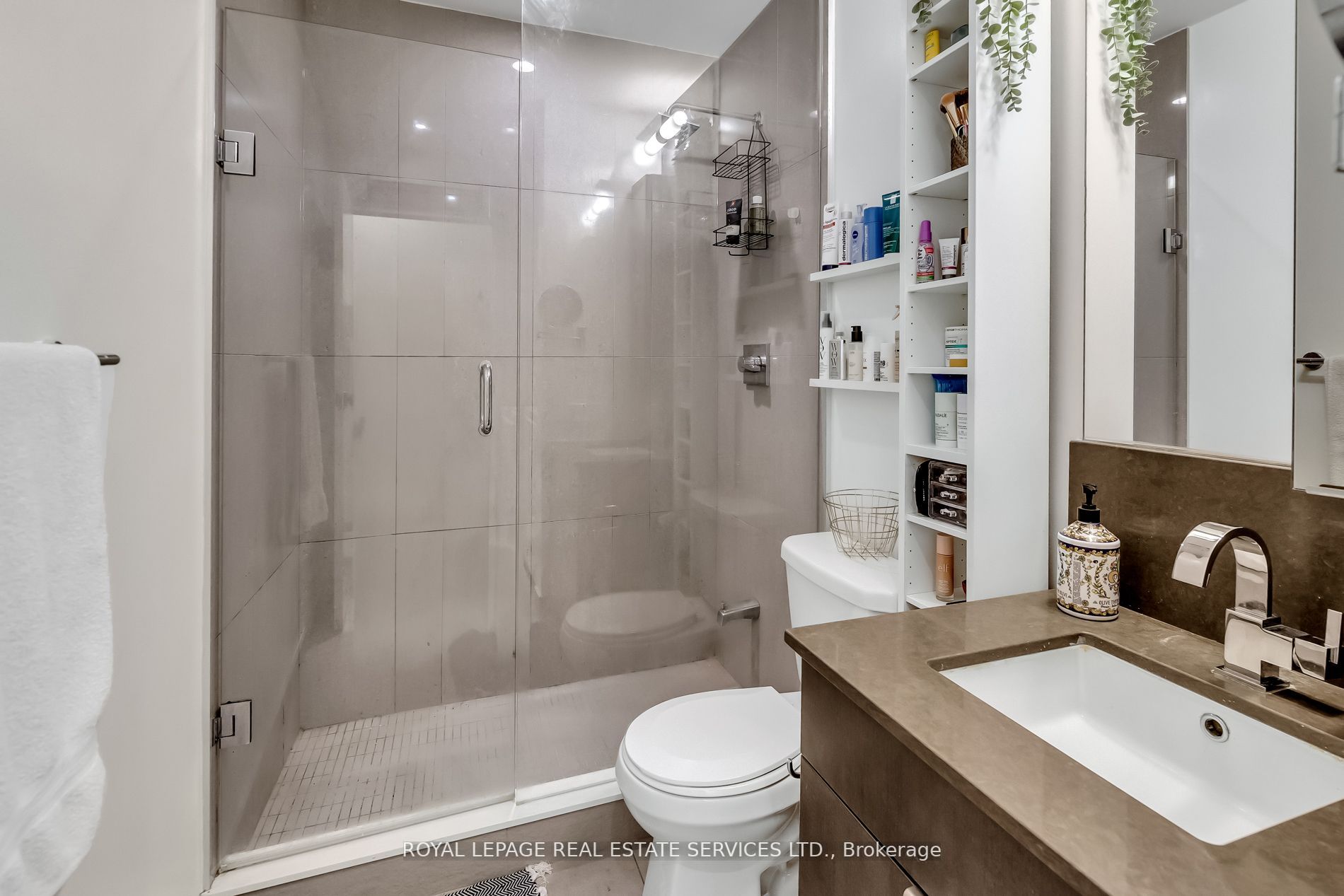 89 Dunfield Ave, #727