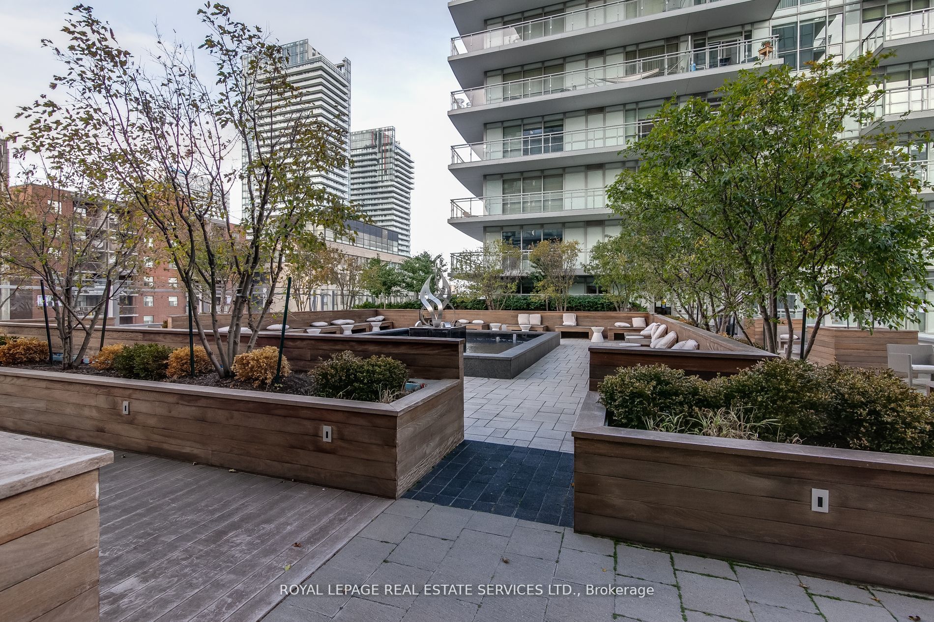 89 Dunfield Ave, #727