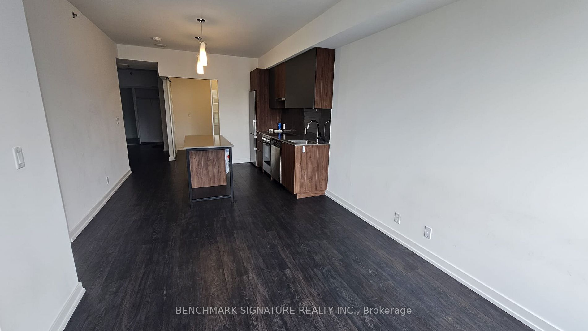 203 College St, #506