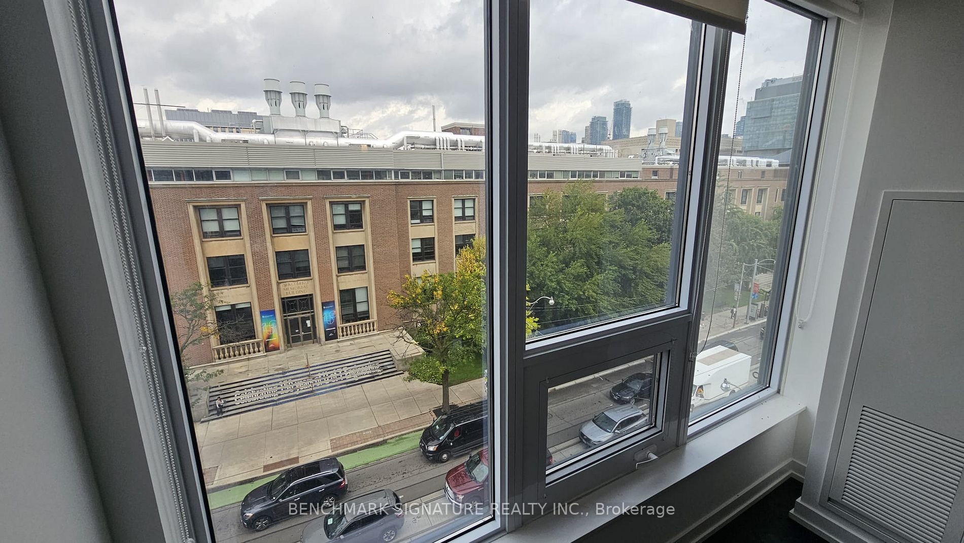 203 College St, #506