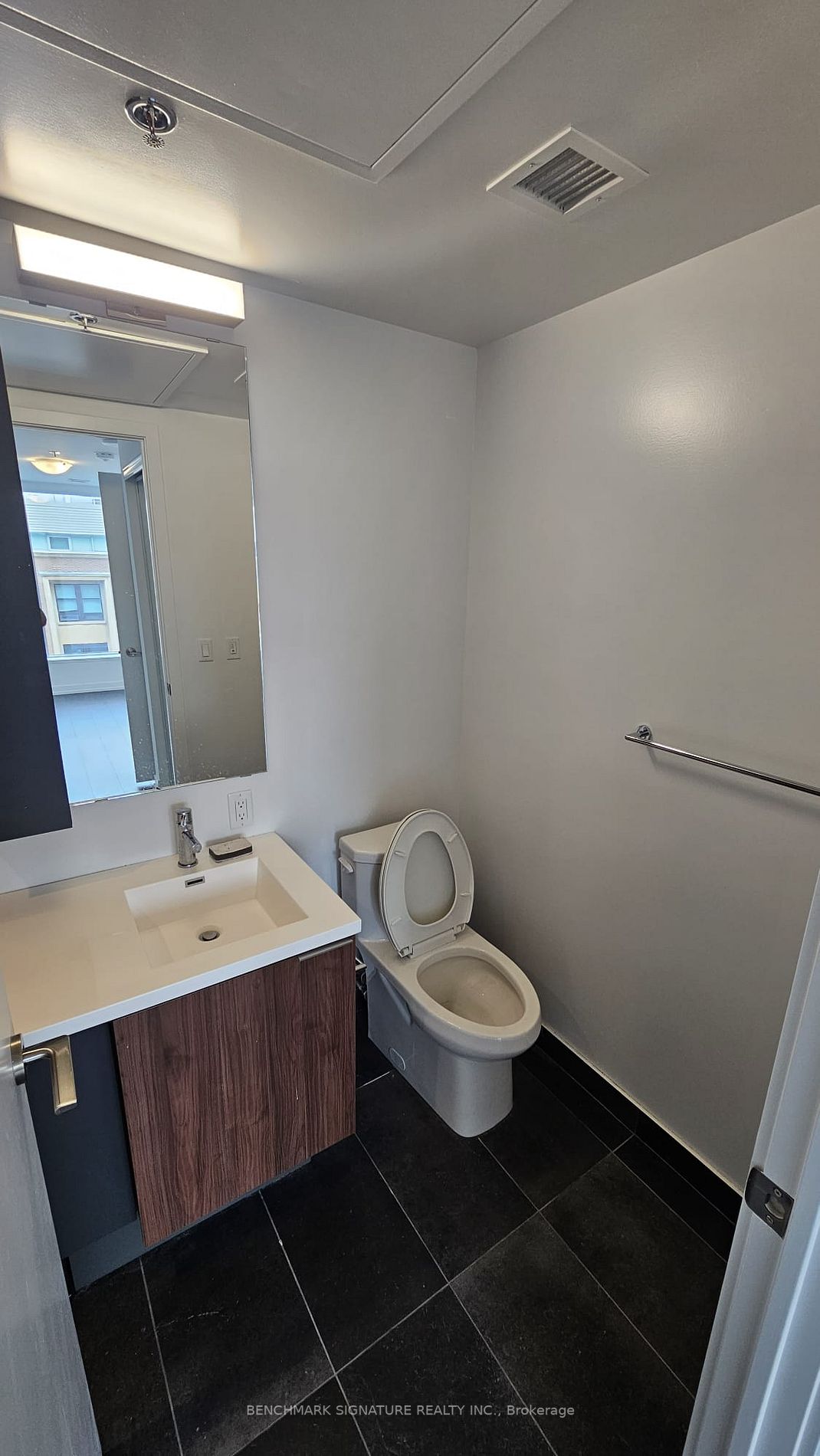 203 College St, #506