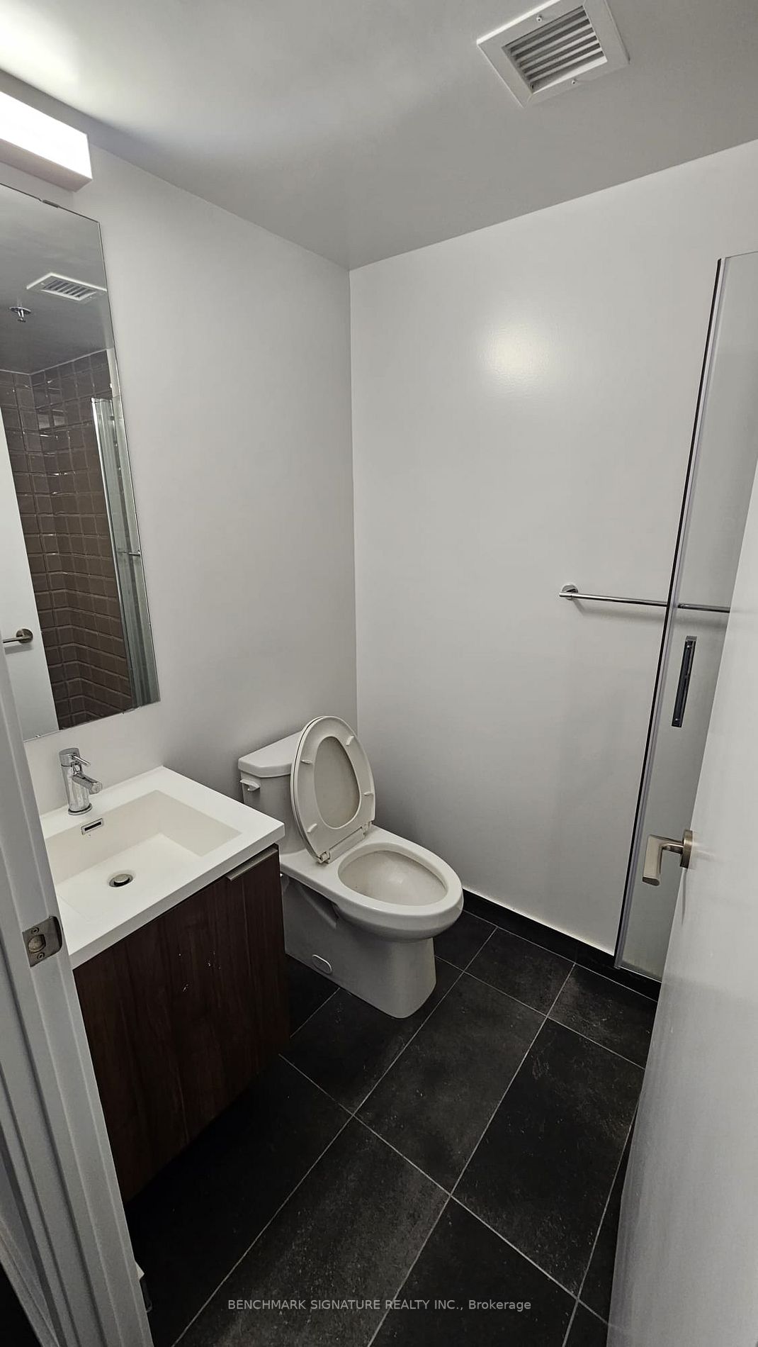 203 College St, #506