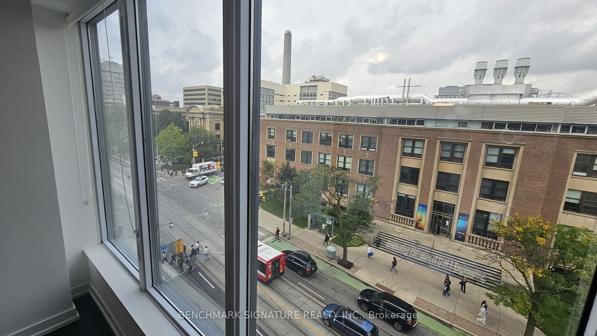 203 College St, #506