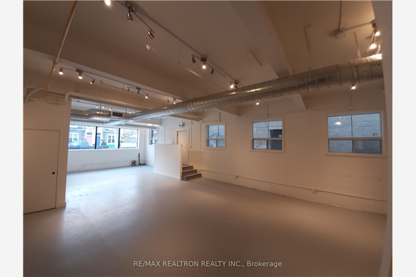 135 Tecumseth St, Toronto