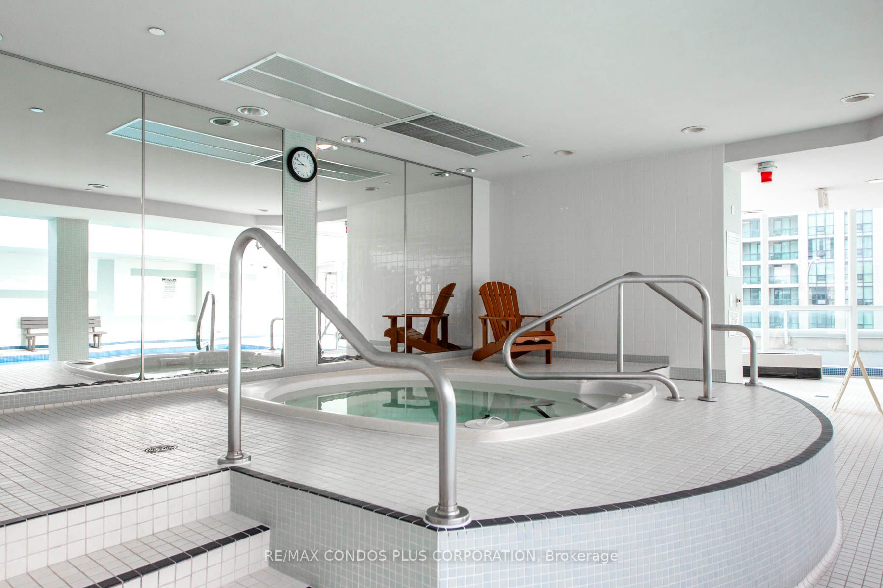 18 Yonge St, #2106