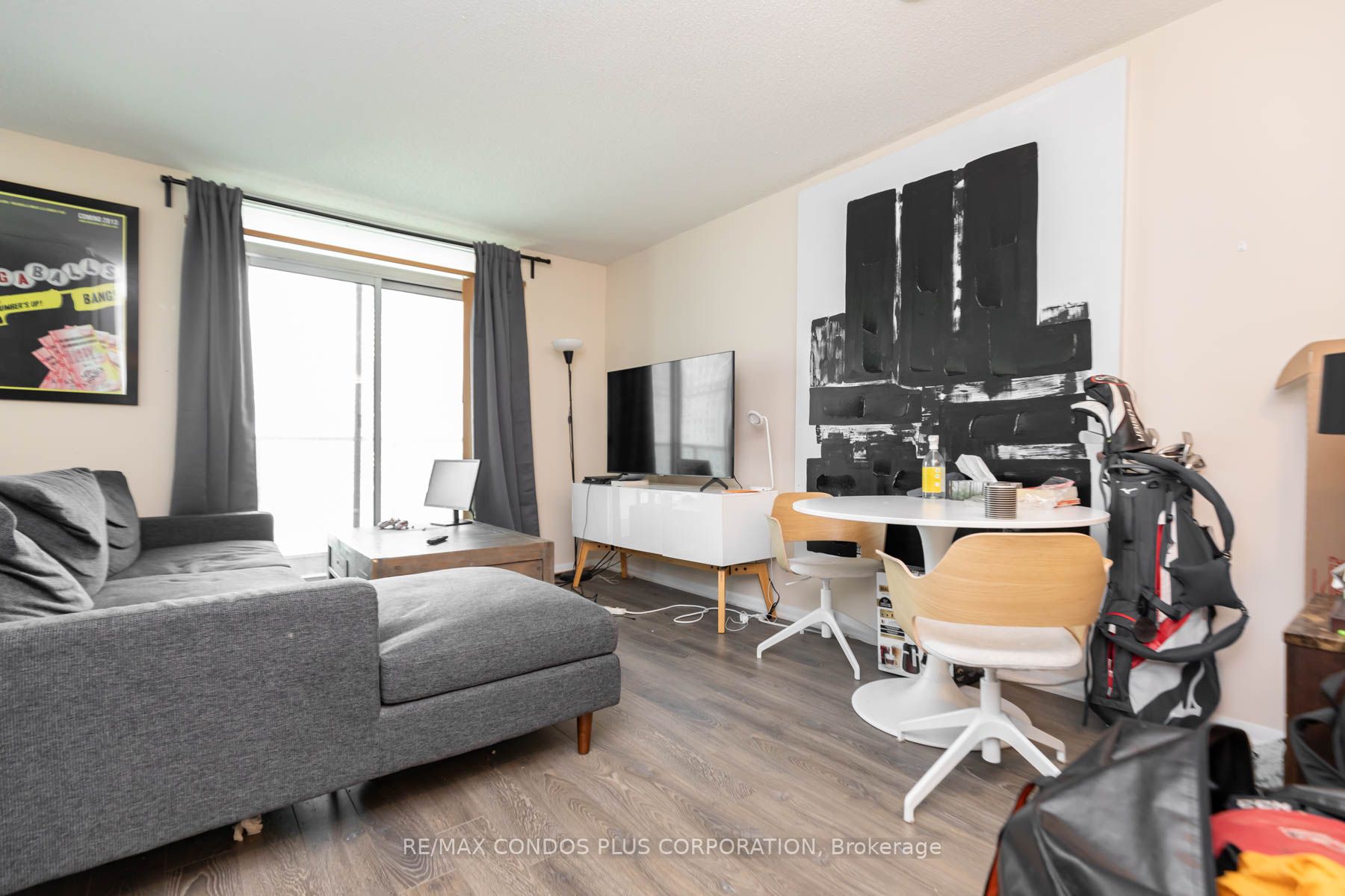 18 Yonge St, #2106