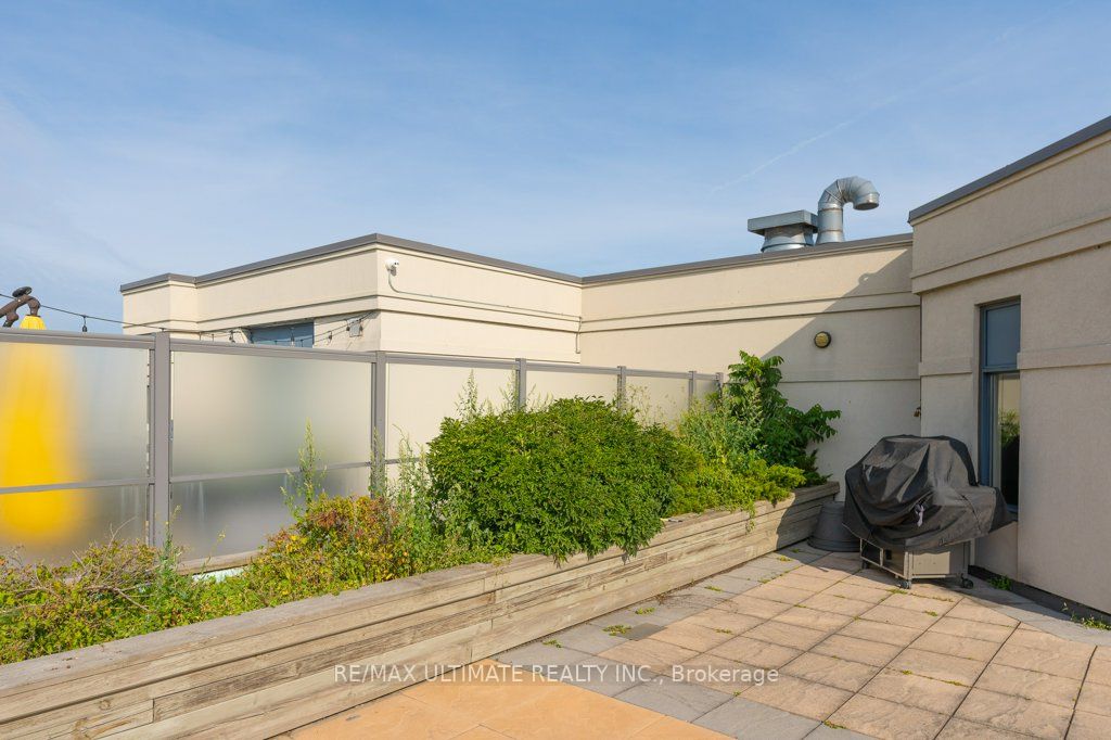 872 Sheppard Ave W, #703