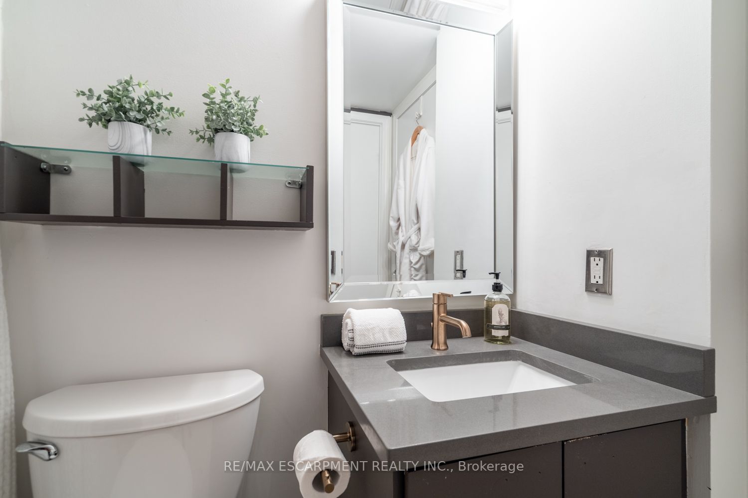 954 King St W, #311
