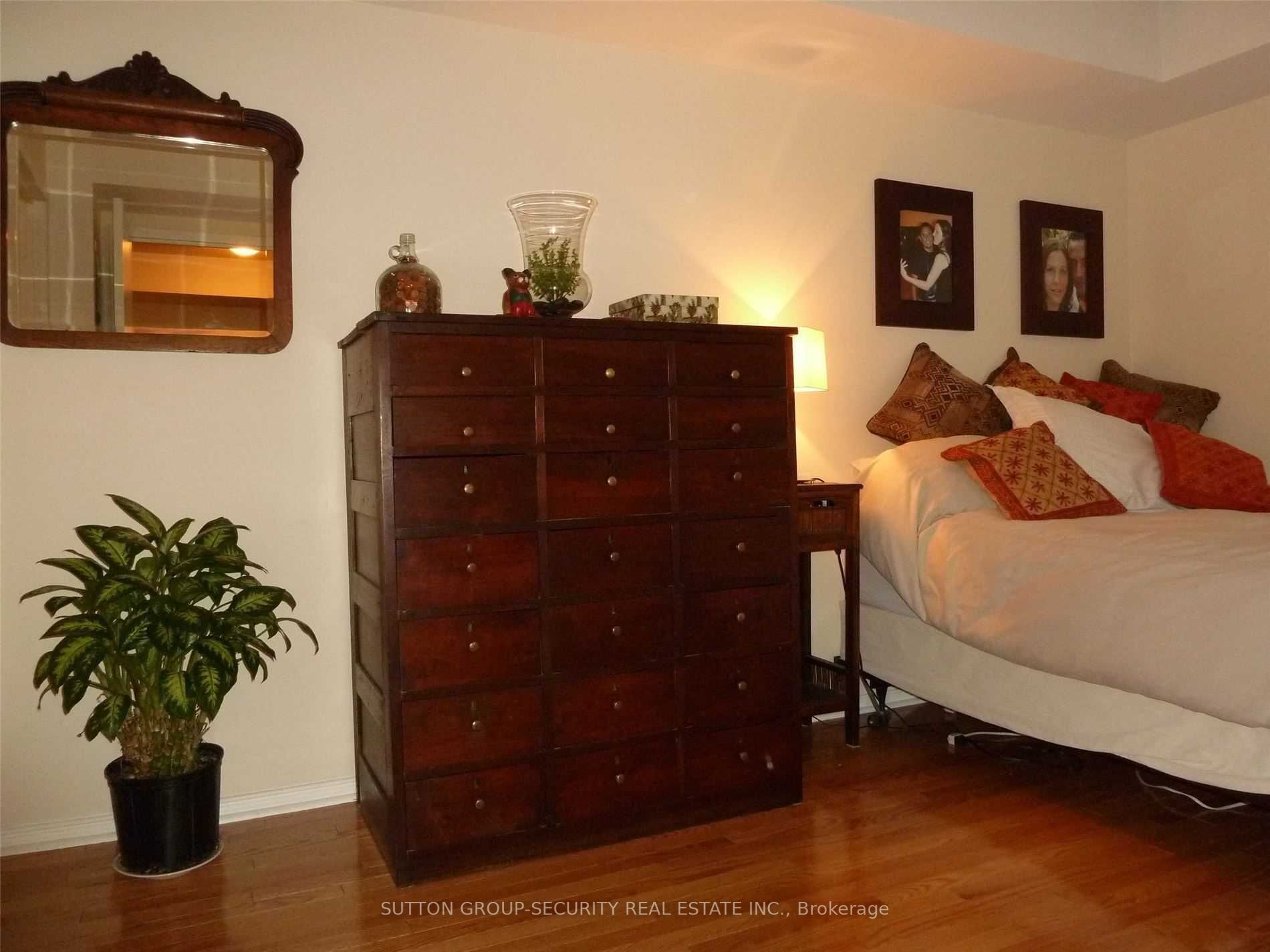 46 Western Battery Rd, #805