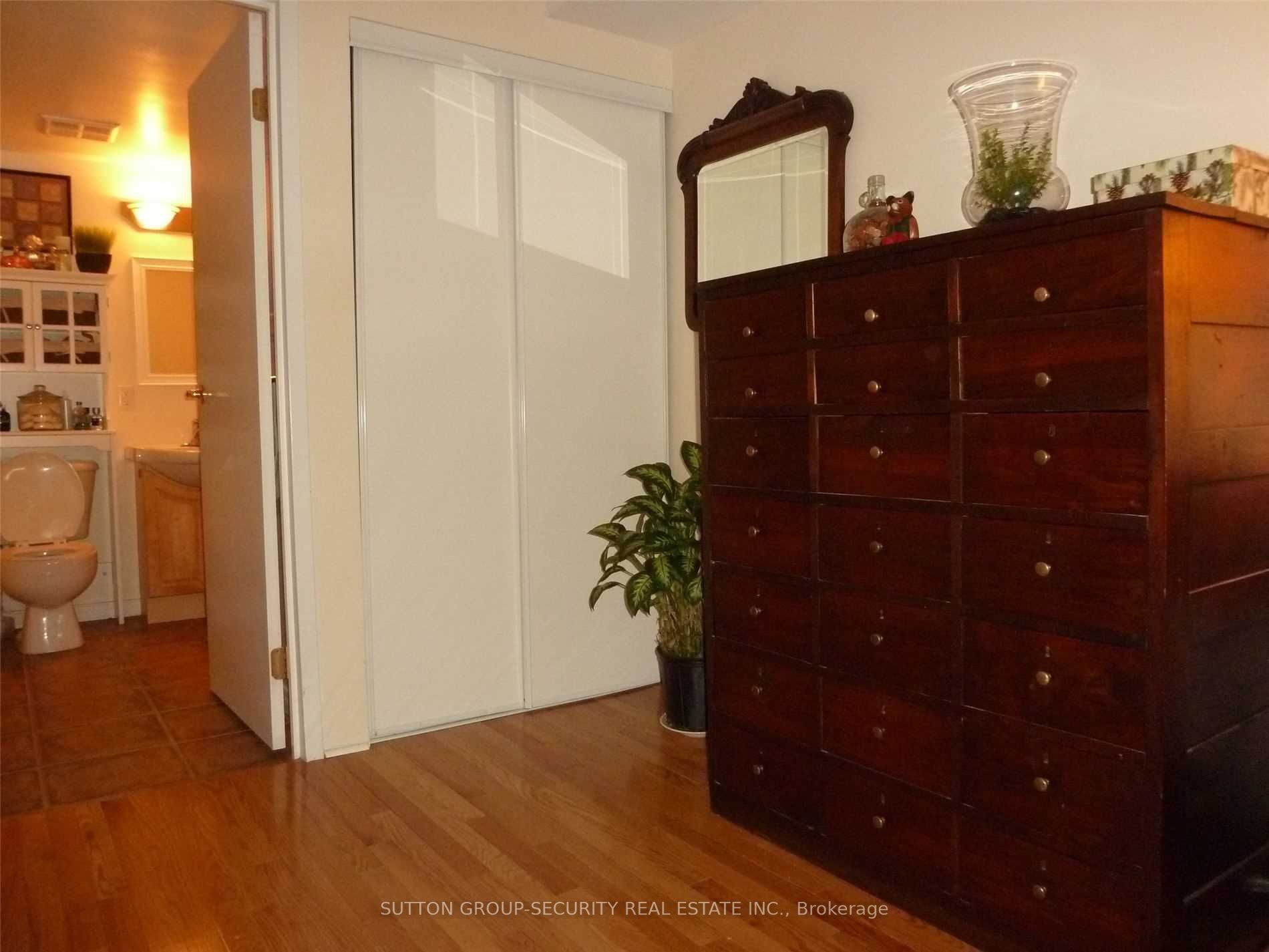 46 Western Battery Rd, #805