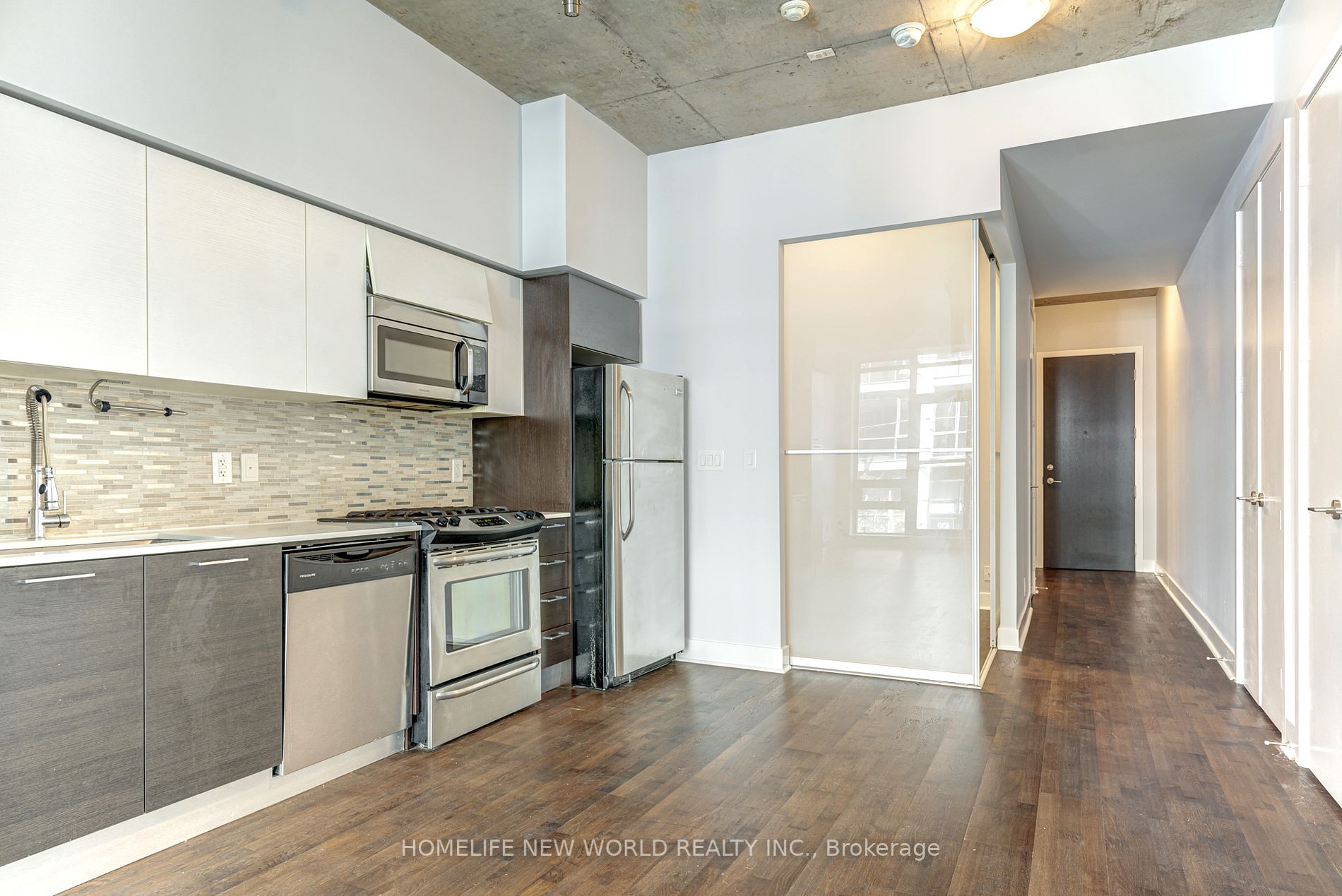 399 Adelaide St W, #215