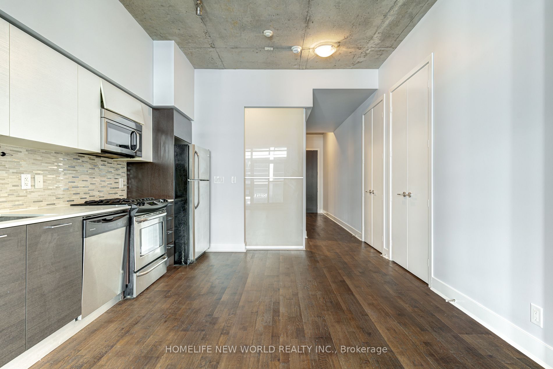399 Adelaide St W, #215