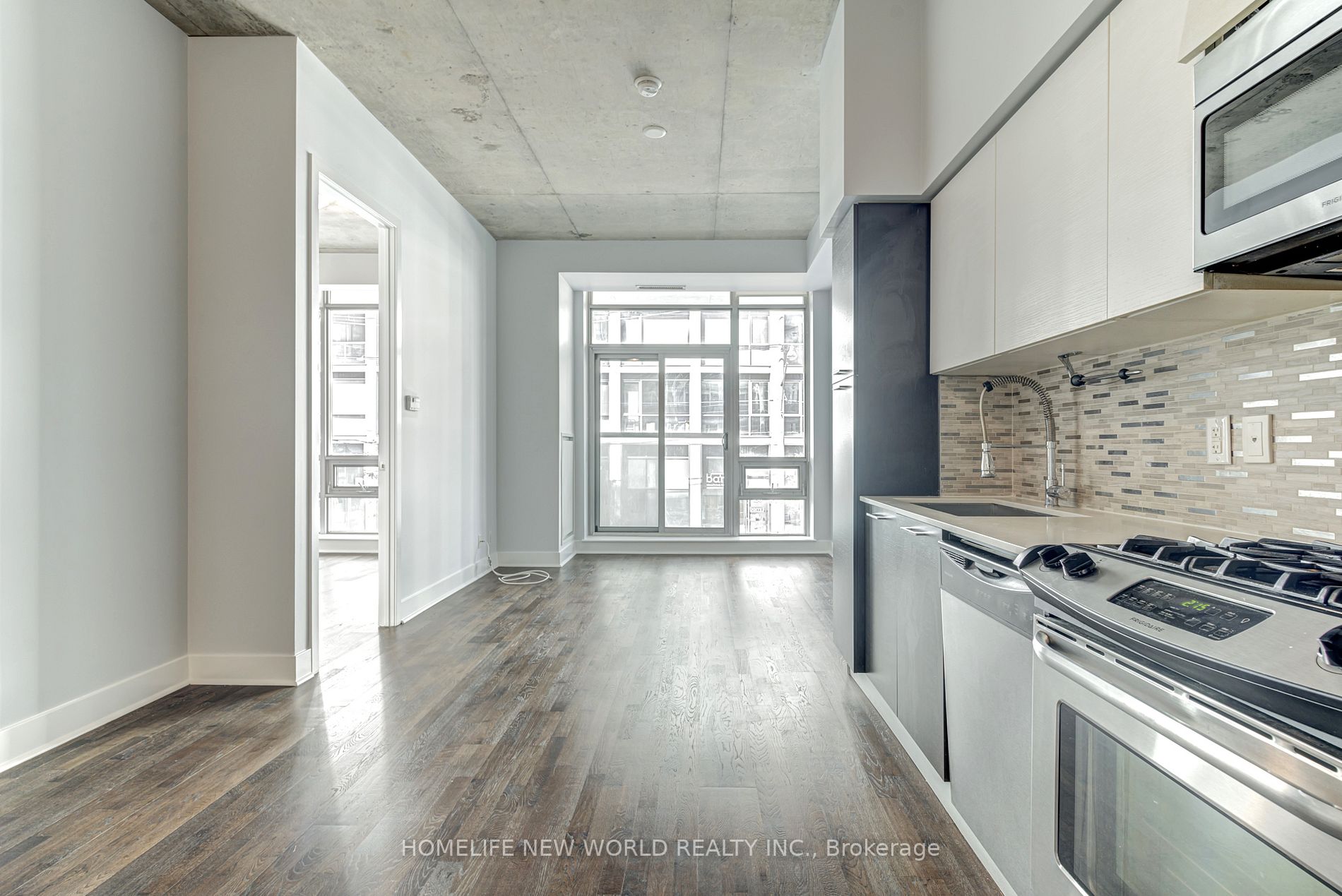 399 Adelaide St W, #215
