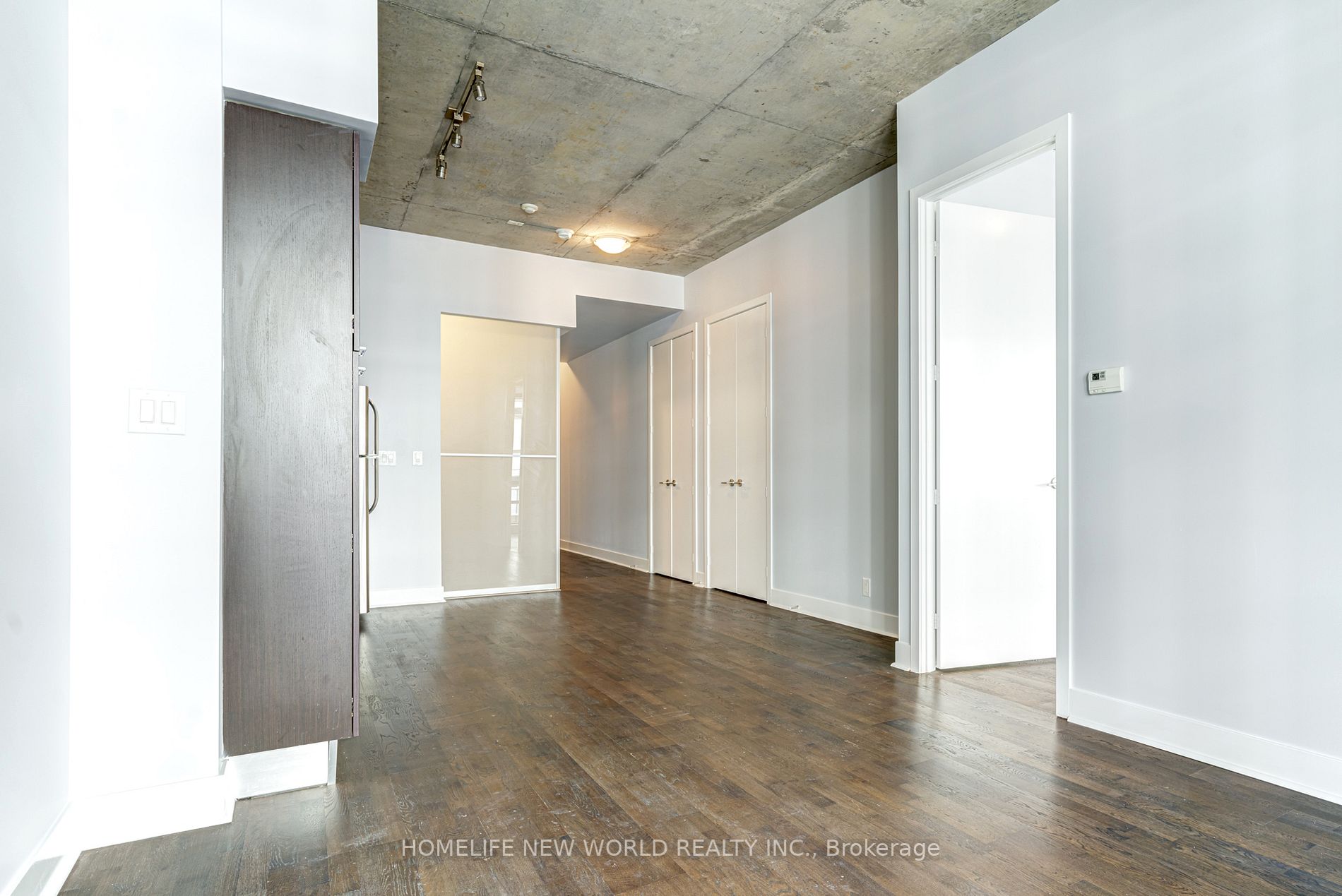399 Adelaide St W, #215